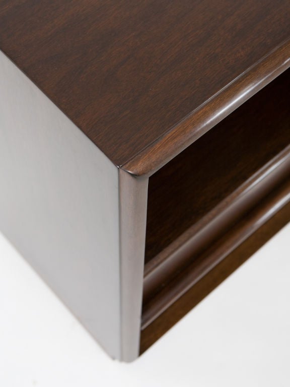Mahogany Pair of Mid-Century Robsjohn-Gibbings Nightstands