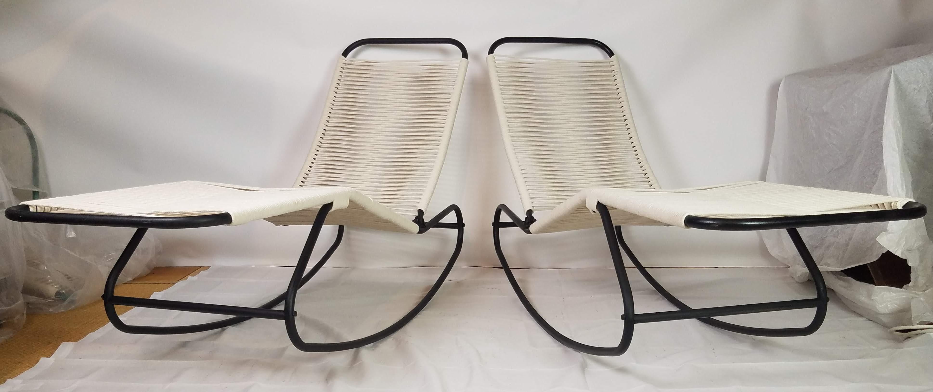 Paire de fauteuils à bascule Walter Lamb Waikiki Lounge Style CA. 1950s Bon état - En vente à Camden, ME
