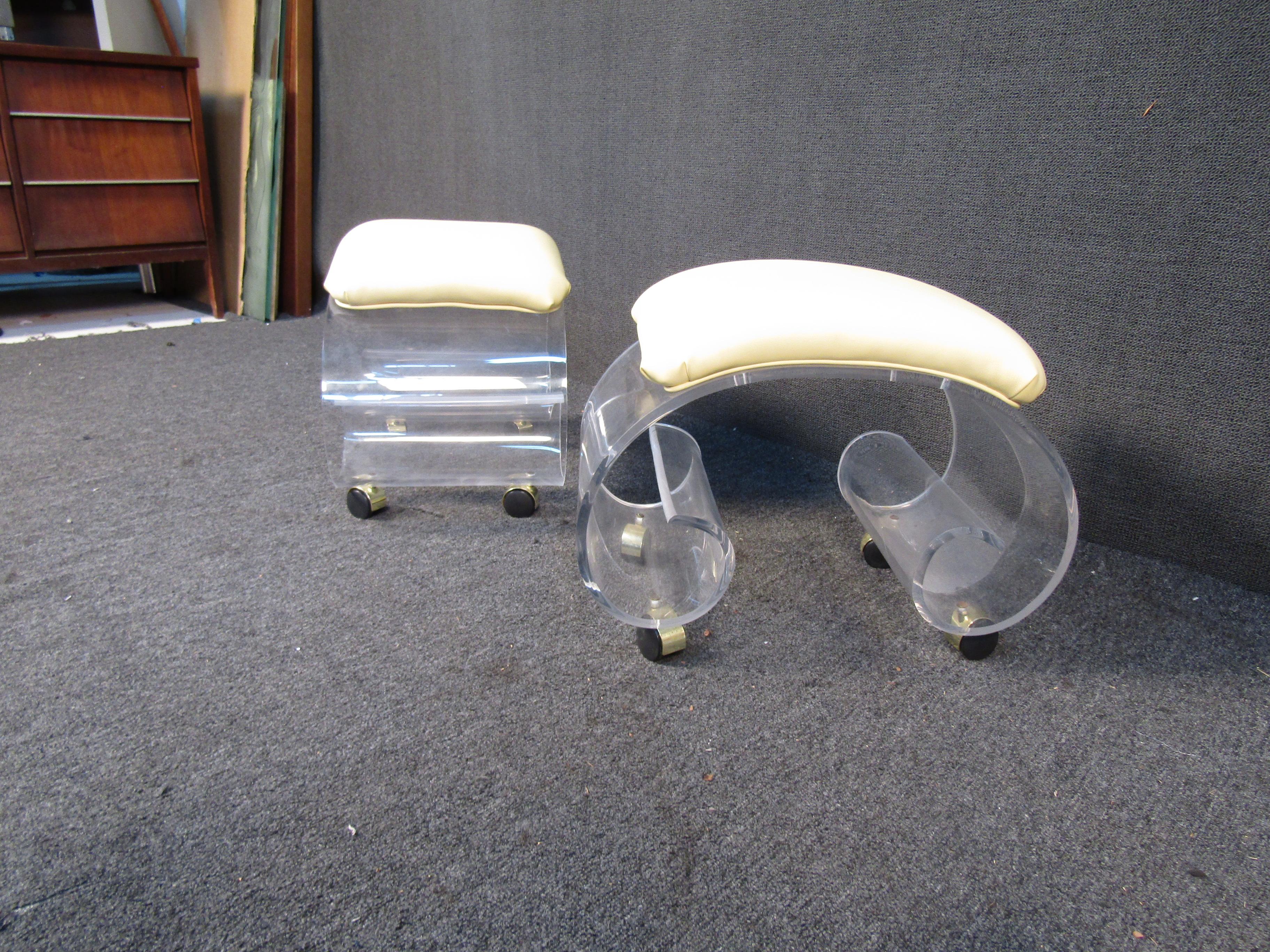 Pair of Mid-Century Rolling Lucite Benches In Good Condition For Sale In Brooklyn, NY