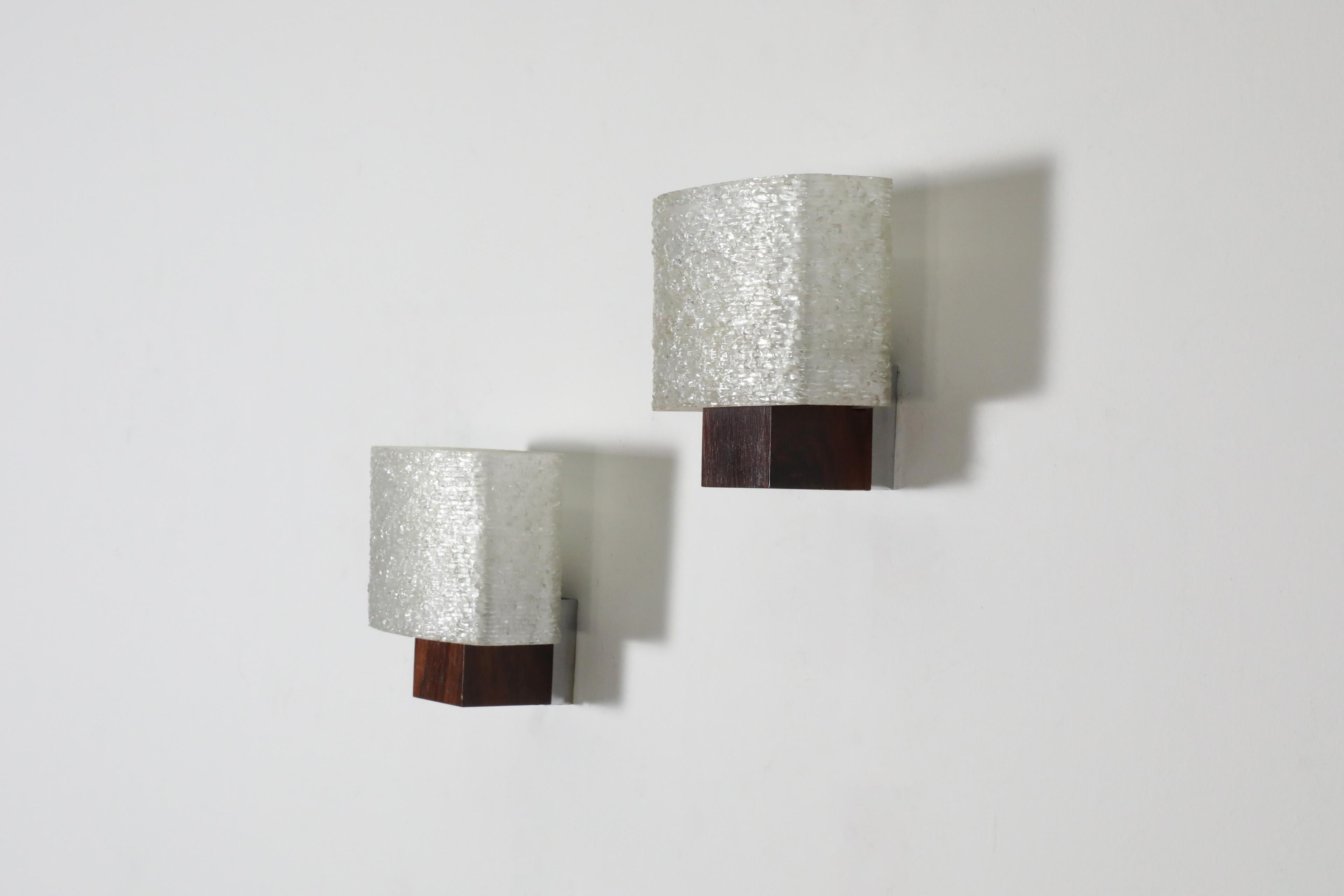 Pair of Mid-Century Rosewood & Chrome Base Sconces with Textured Resin Shades In Good Condition For Sale In Los Angeles, CA