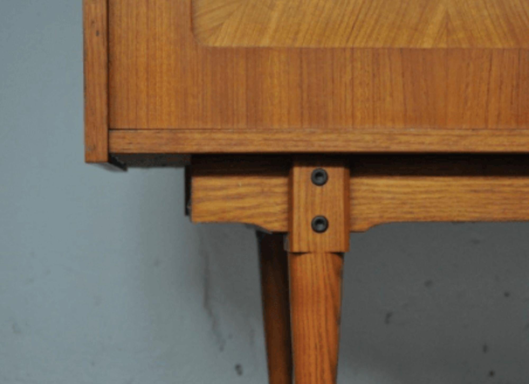 Pair of Mid-Century Rosewood Credenzas with Riser: A Timeless Italian Design Gem in vendita 7