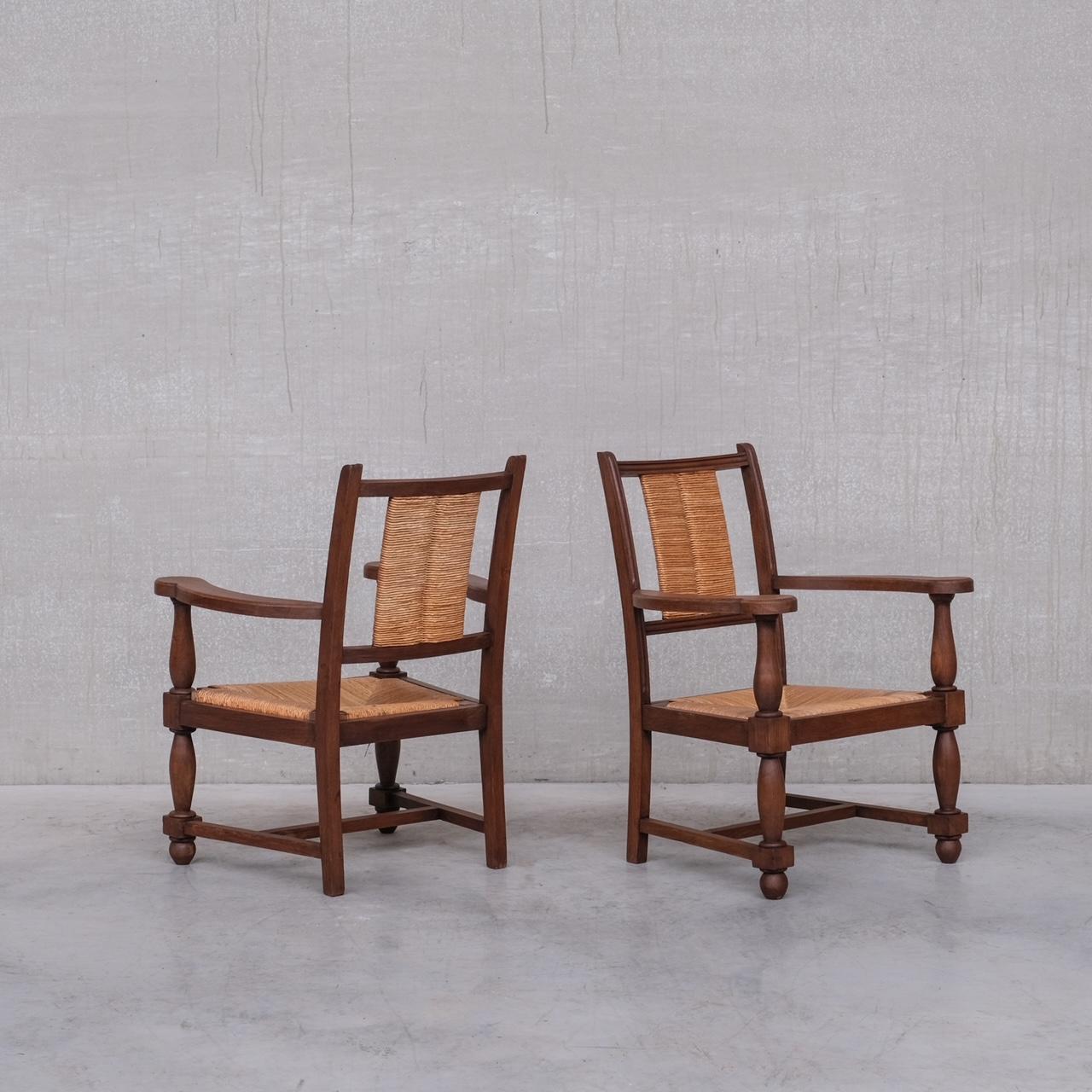 Paire de fauteuils français en jonc du milieu du siècle dernier en vente 6
