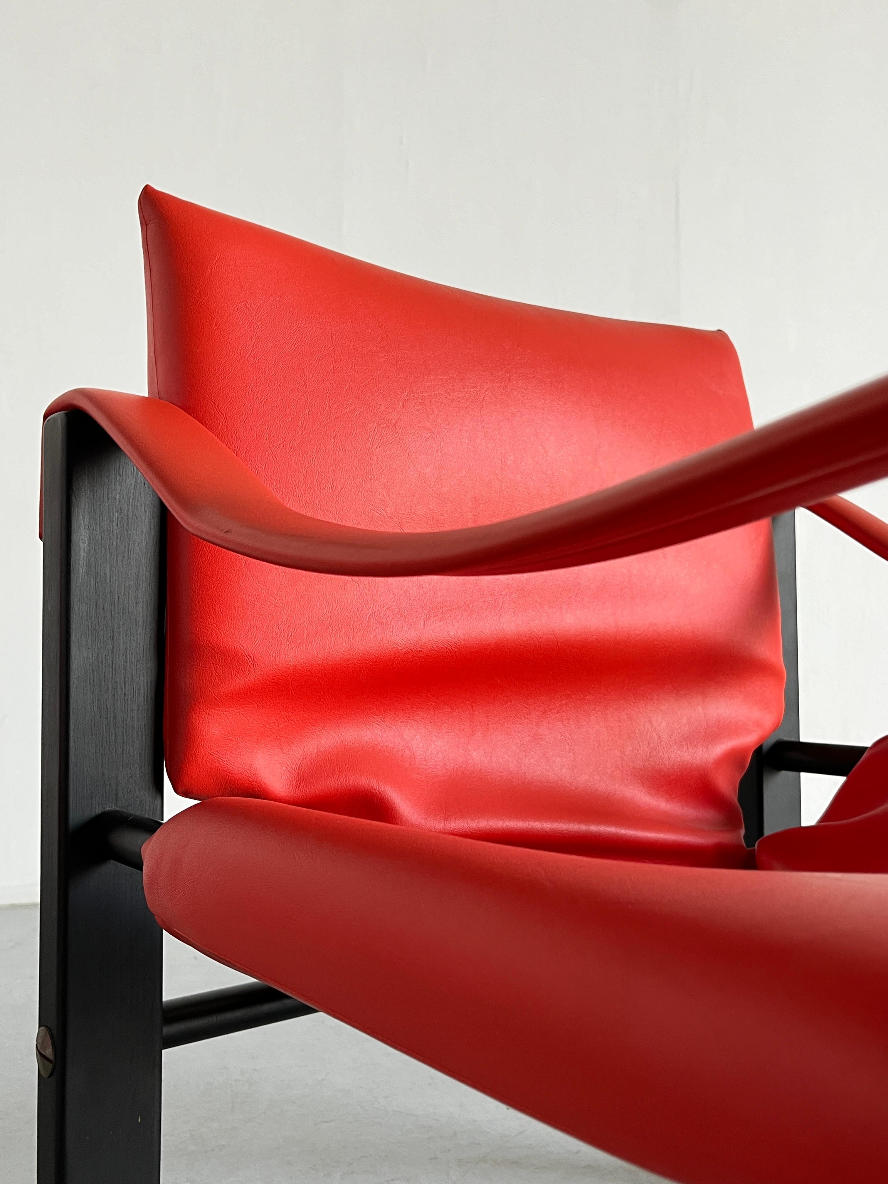 Ein Paar rote Safari-Sessel aus der Mitte des Jahrhunderts von Maurice Burke für Arkana,  1970s im Angebot 1