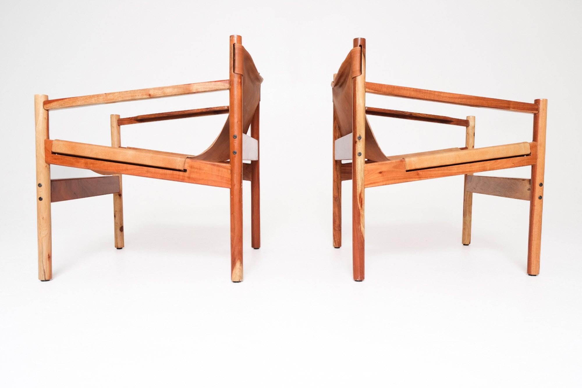 Paire de chaises longues Safari du milieu du siècle en cuir et acacia en vente 4
