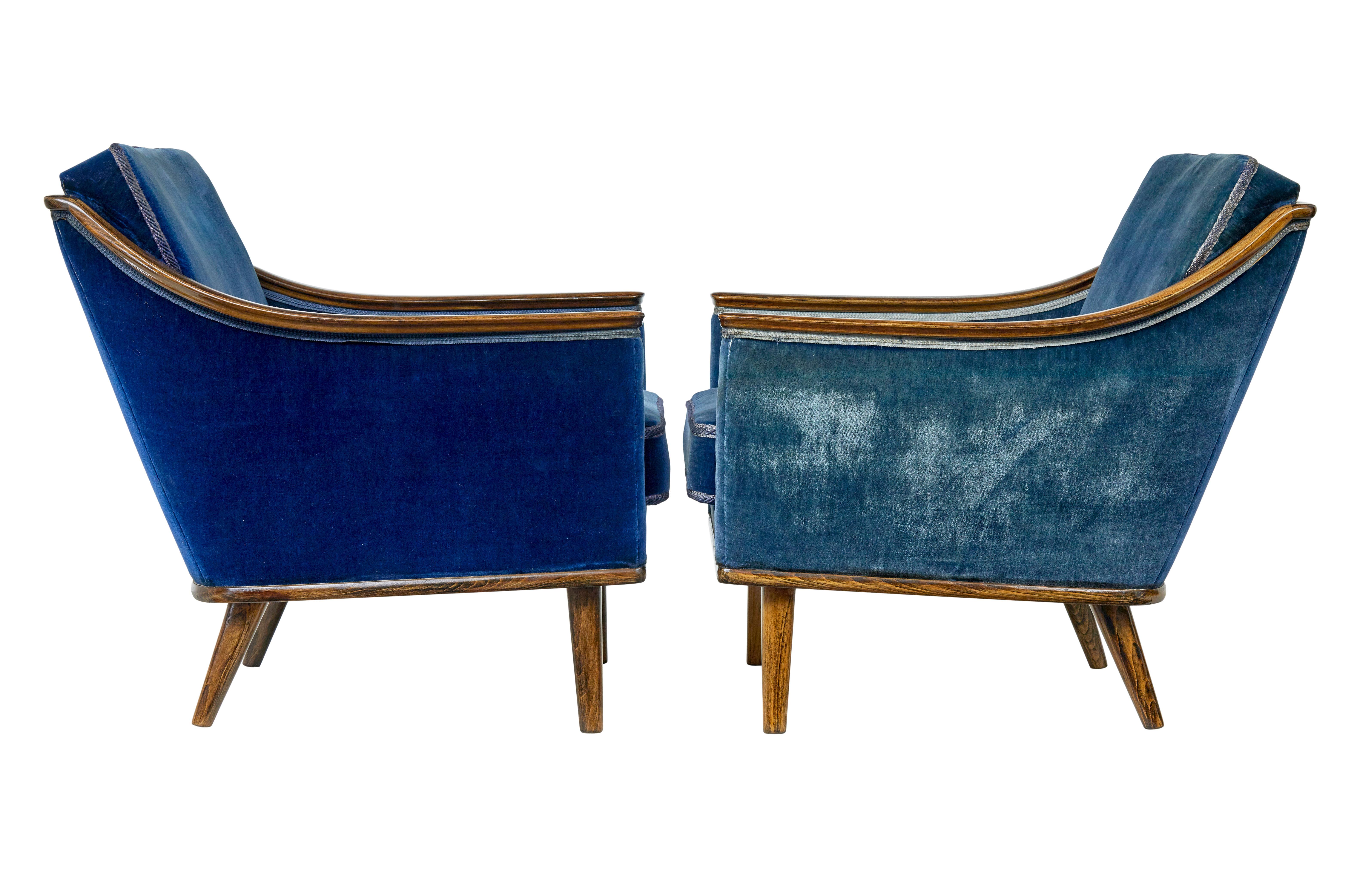 Velluto Coppia di poltrone scandinave di metà secolo in vendita
