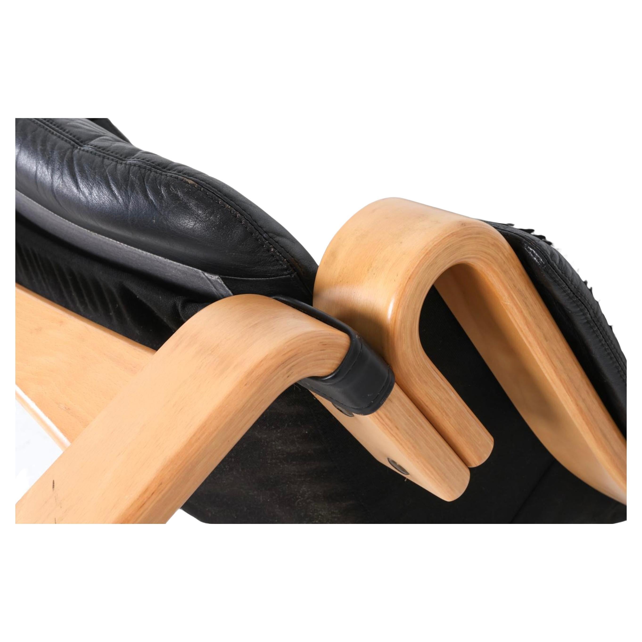 Woodwork Pair of Mid Century Scandinavian modern Bentwood Black Leather Lounge chairs For Sale