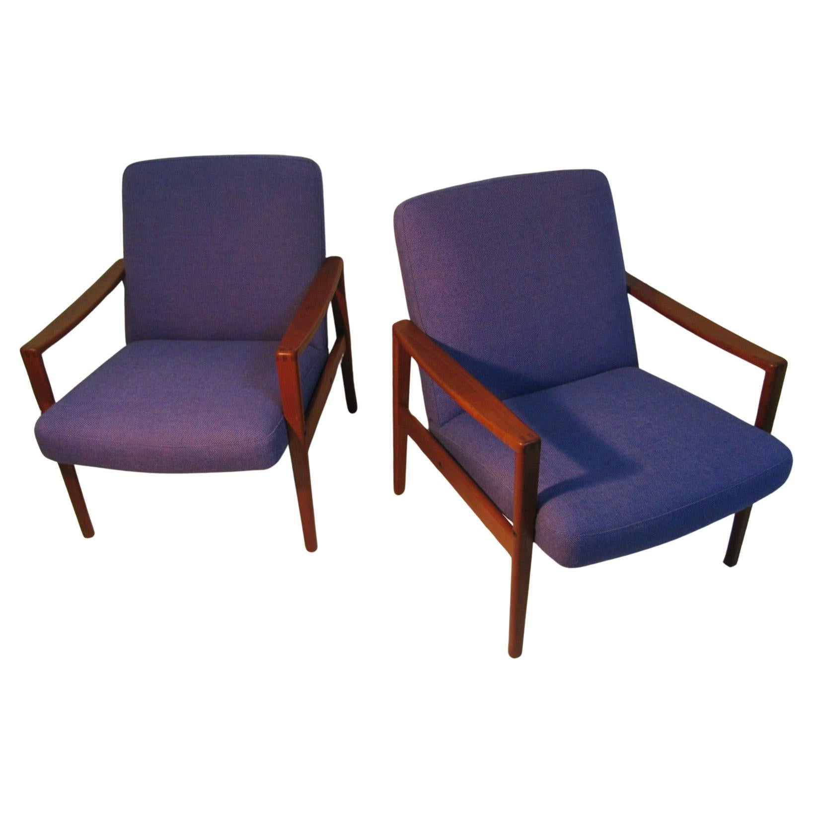 Tissu d'ameublement Paire de fauteuils de salon modernes scandinaves du mileu du siècle d'Ulferts, Suède en vente