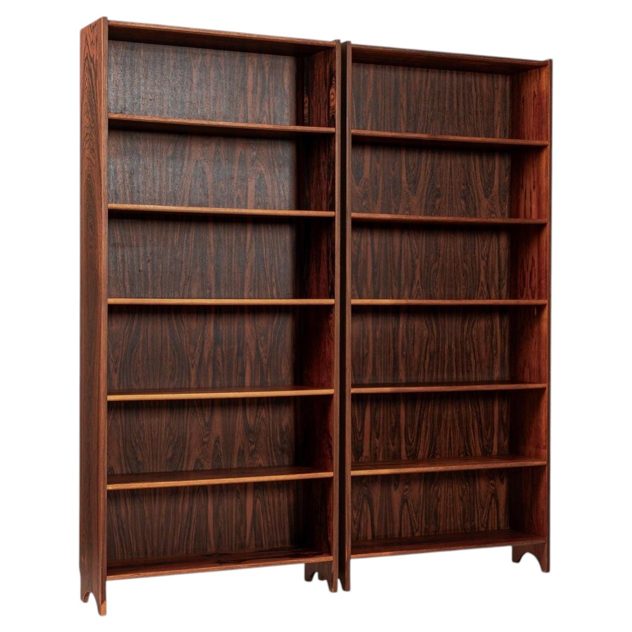 Coppia di librerie in palissandro in stile Modern Scandinavian della metà del secolo scorso