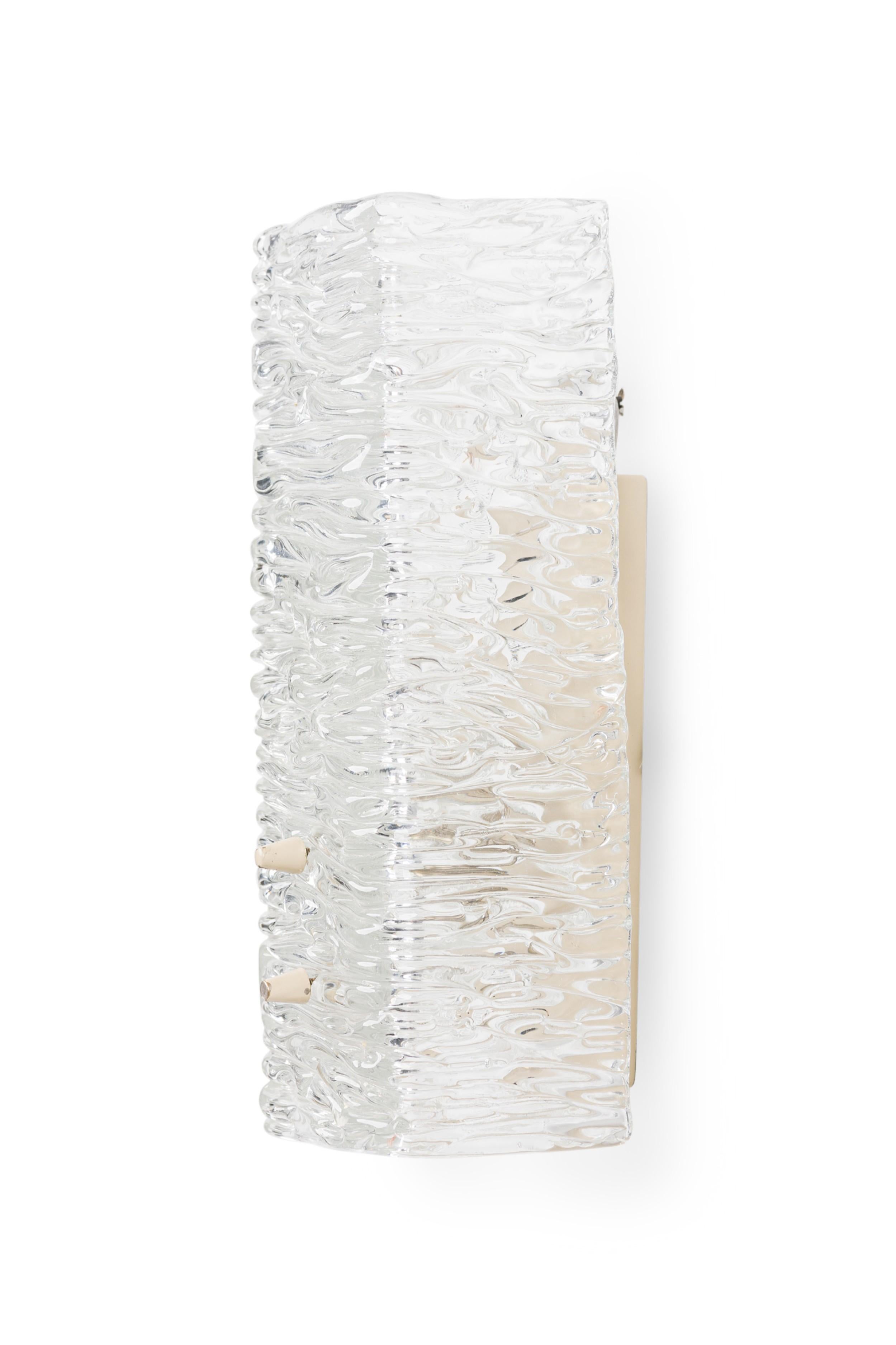 Pareja de apliques escandinavos de mediados de siglo, rectangulares, de cristal de Murano texturado Moderno de mediados de siglo en venta