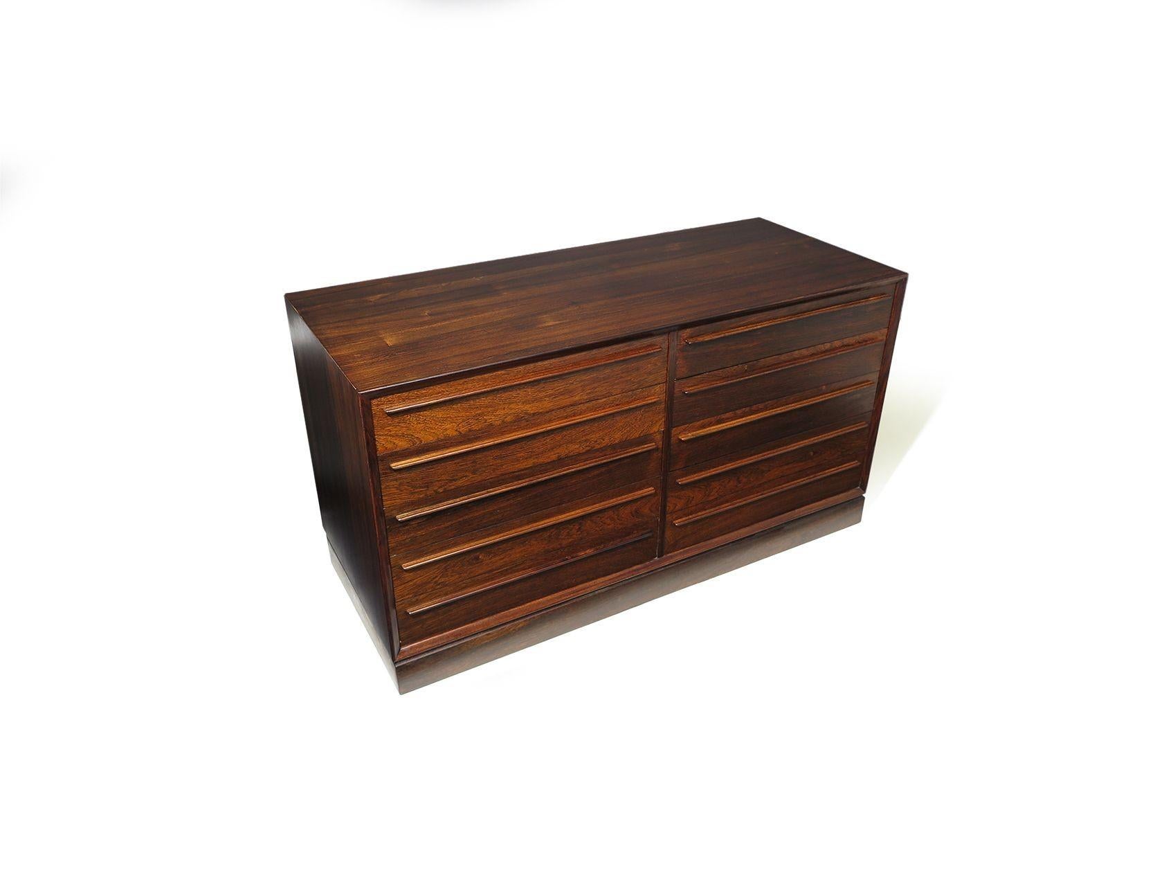 Pair of Mid-century Scandinavian Rosewood Credenza Cabinets, Perfectly Restored For Sale 4