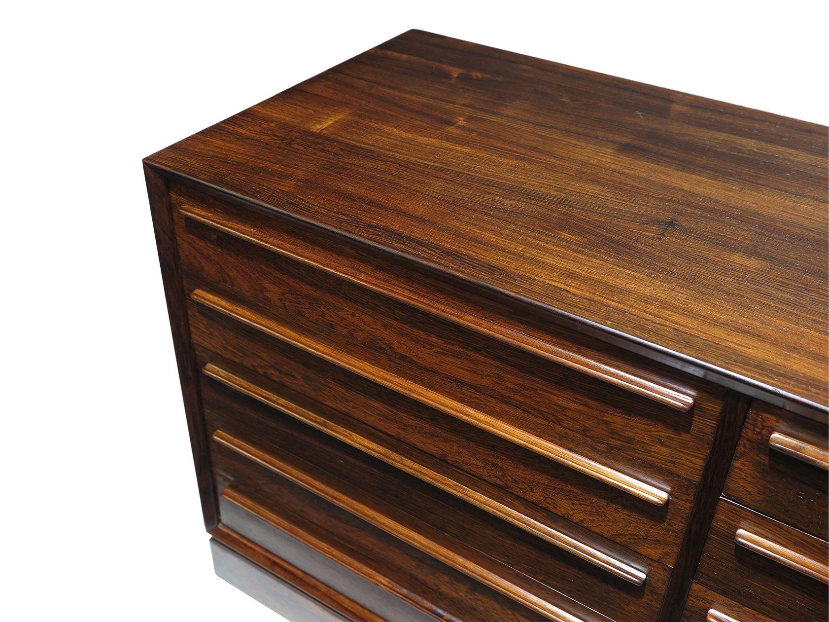 Pair of Mid-century Scandinavian Rosewood Credenza Cabinets, Perfectly Restored For Sale 3