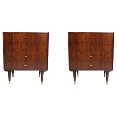 Paire de tables de nuit scandinaves en bois de rose du milieu du siècle dernier