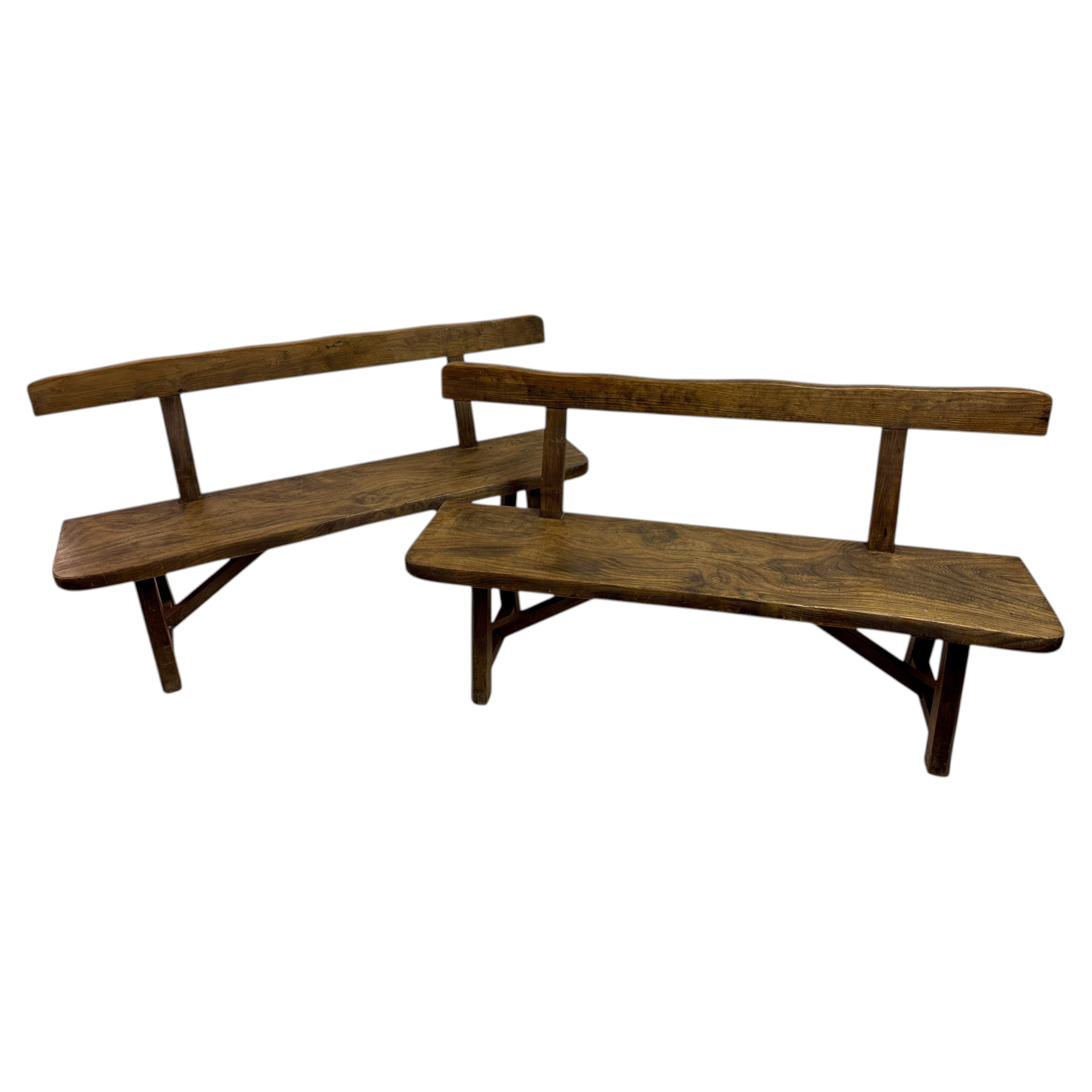 Paire de bancs en orme sculpturaux scandinaves du milieu du siècle par Olavi Hanninen en vente