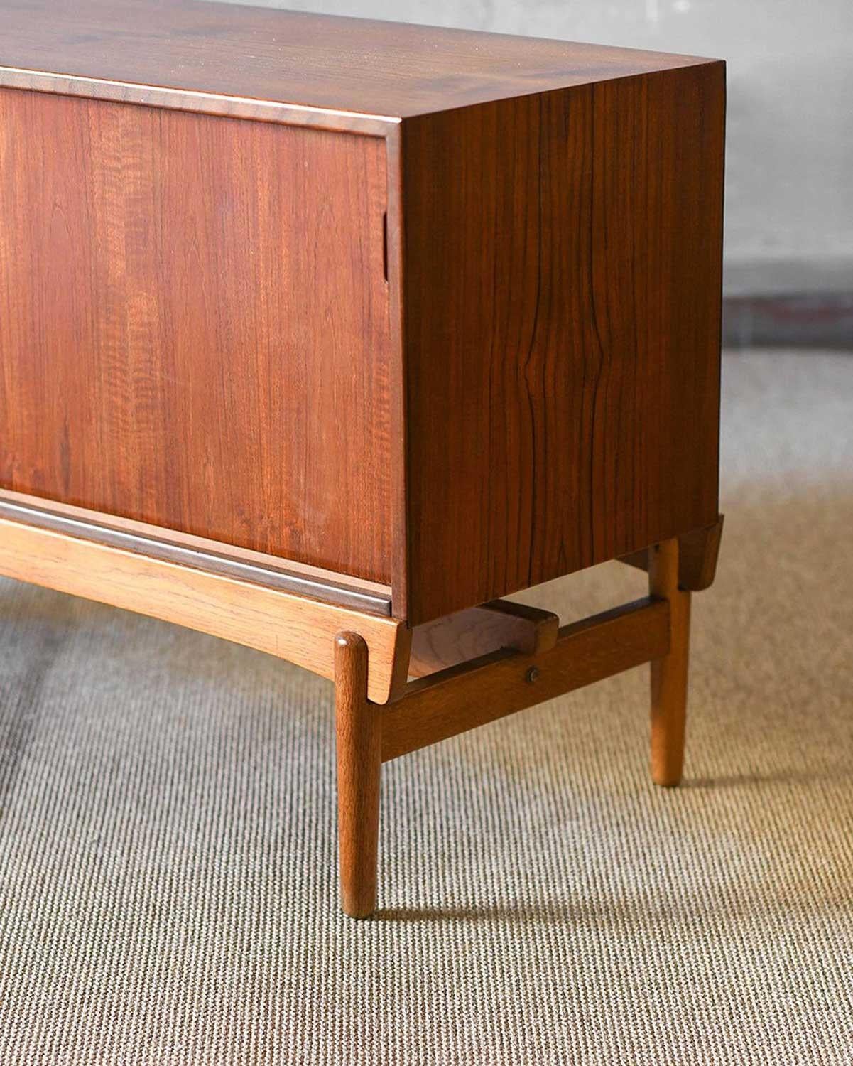 Pair of mid-century scandinavian sideboards For Sale 1