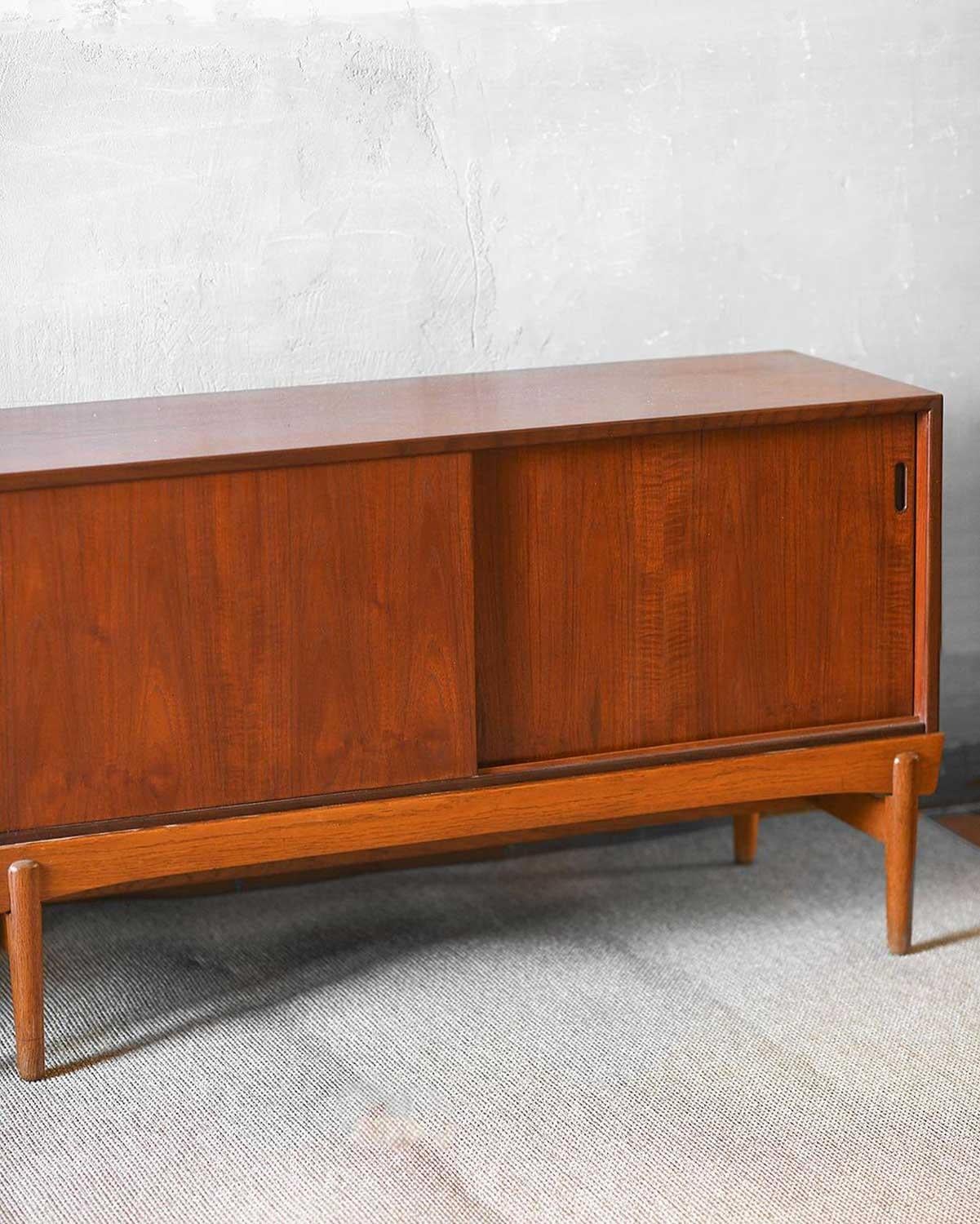 Pair of mid-century scandinavian sideboards For Sale 2
