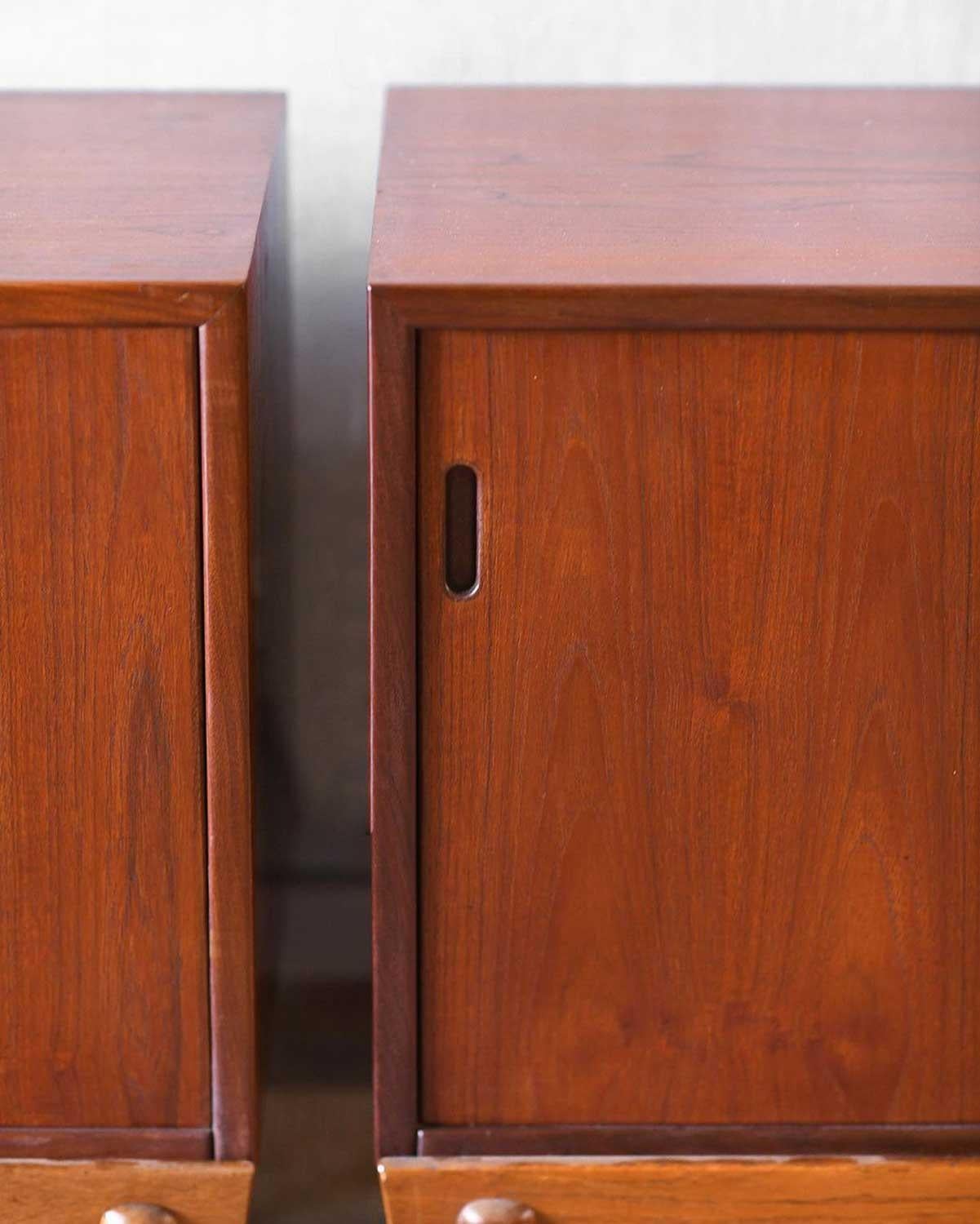Pair of mid-century scandinavian sideboards For Sale 3