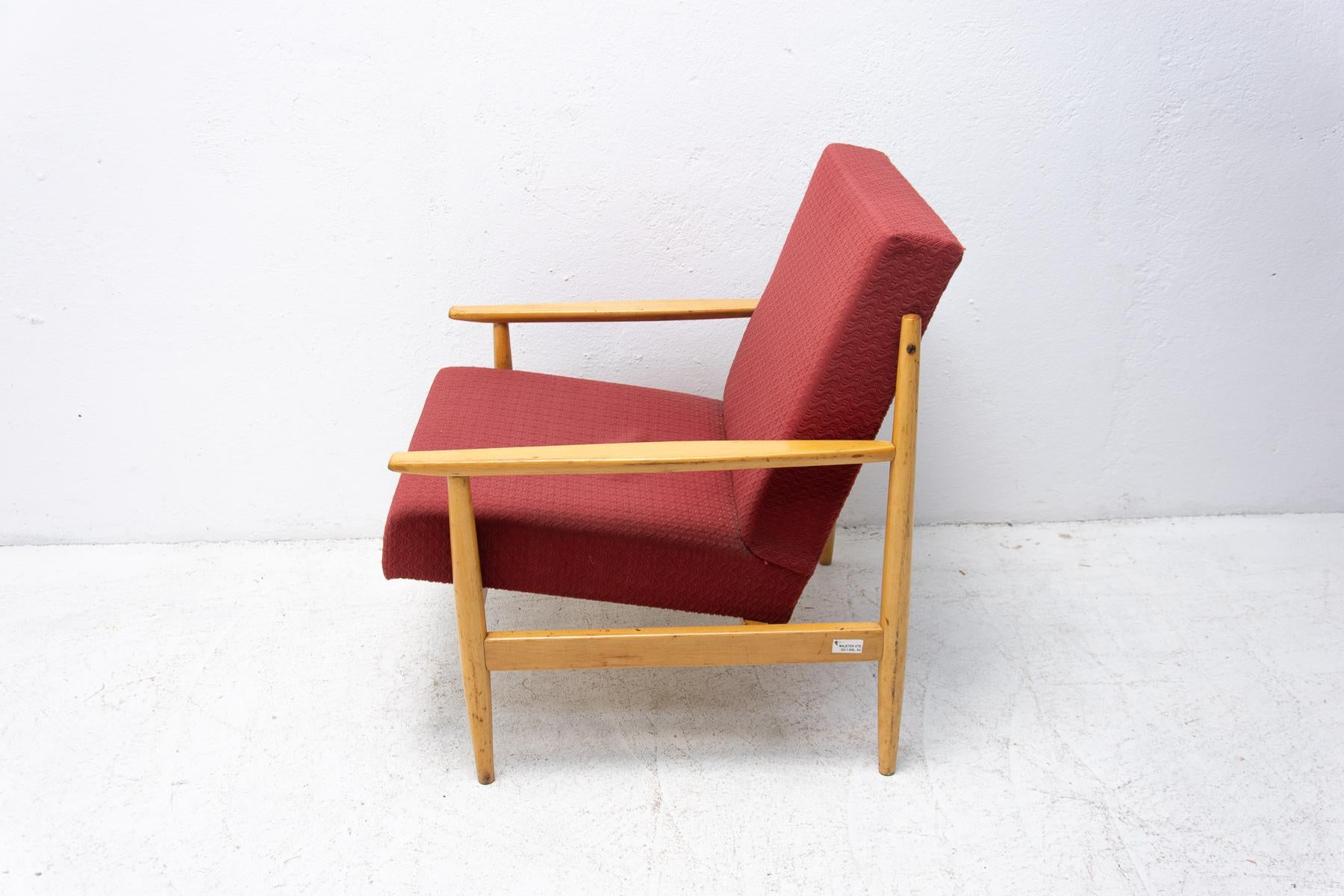Pair of Mid Century Scandinavian Style Armchairs by TON, 1970´s 10