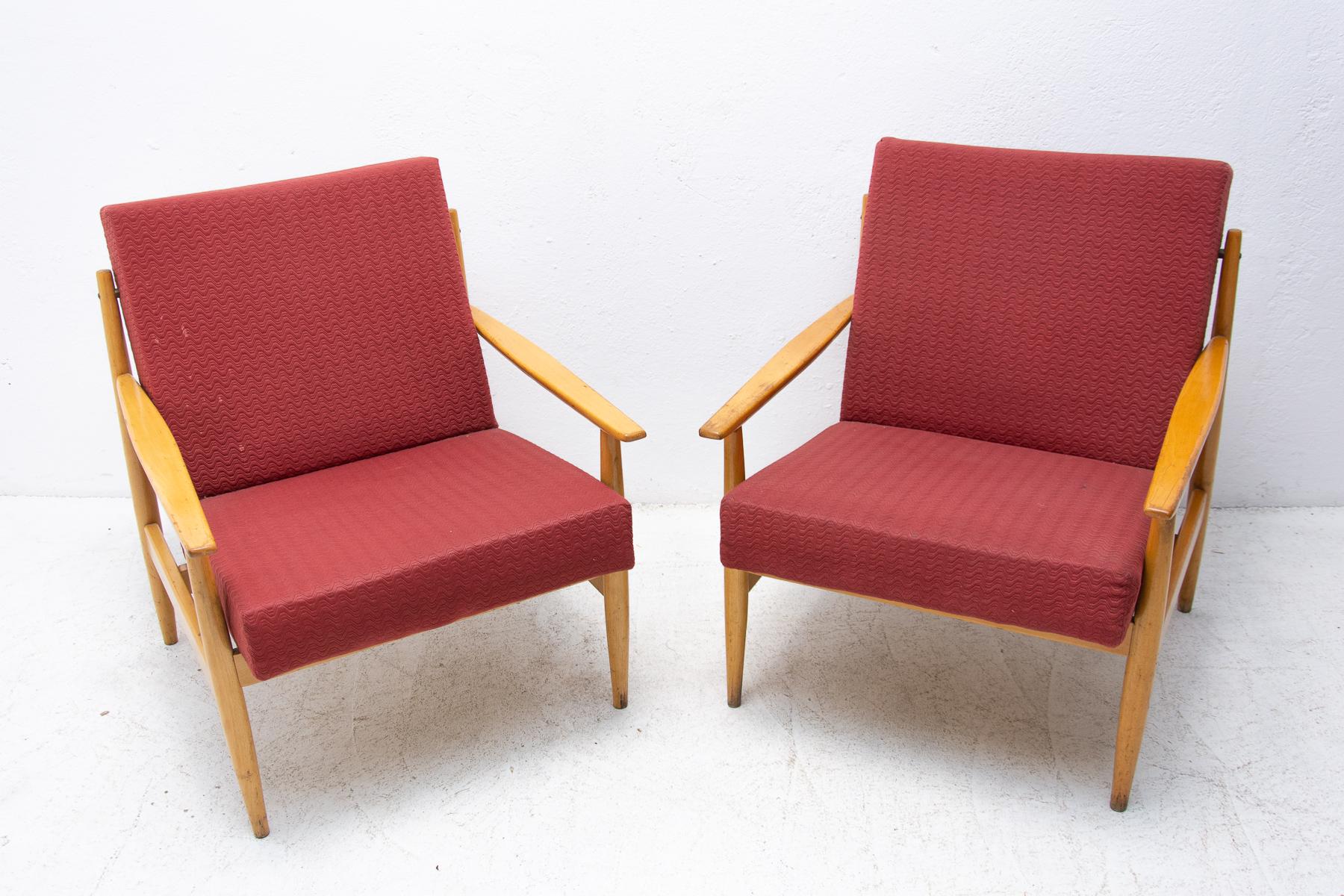 Scandinavian Modern Pair of Mid Century Scandinavian Style Armchairs by TON, 1970´s