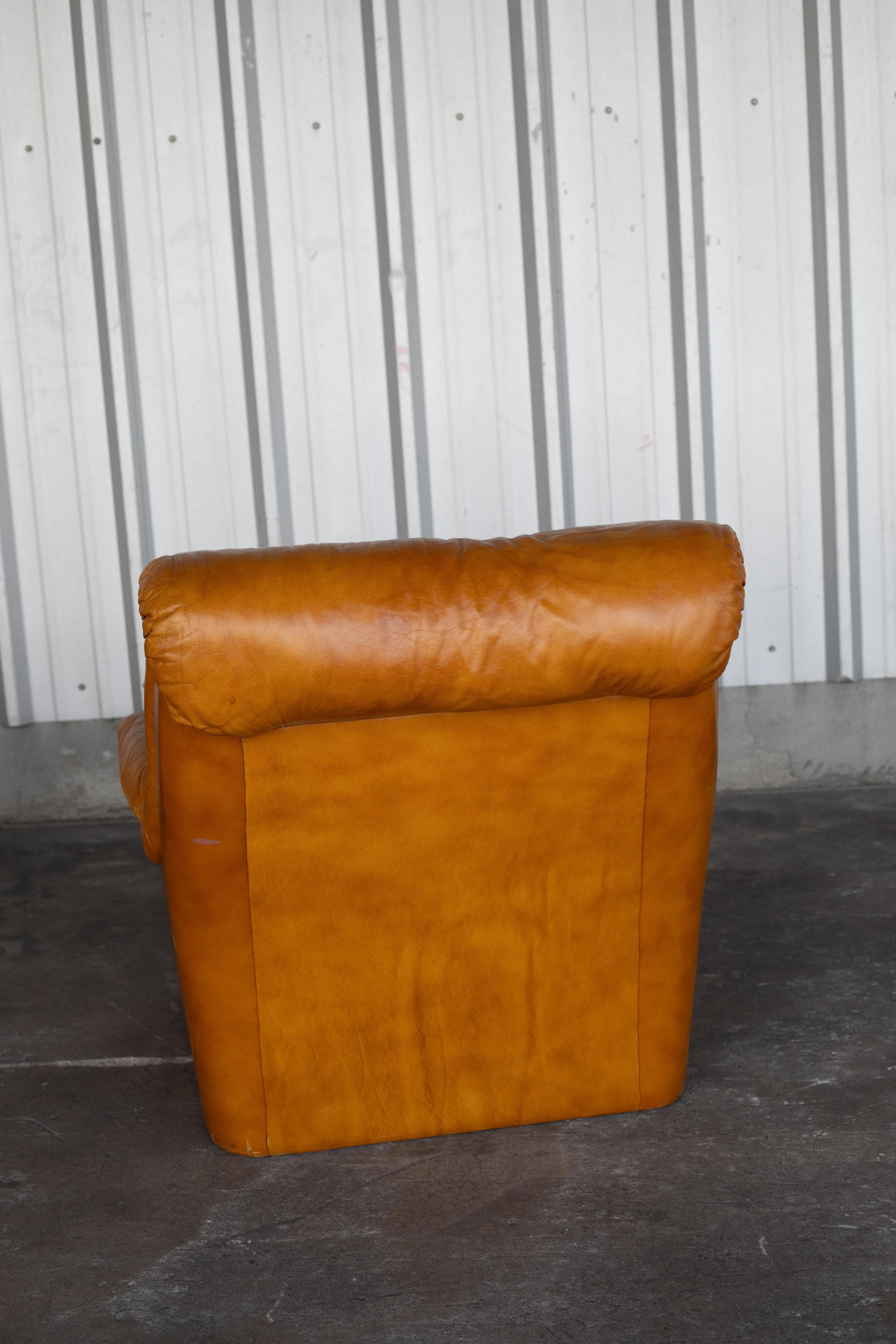Pair of Mid-Century Scandinavian Tan Leather Lounge Chairs In Good Condition For Sale In North Charleston, SC