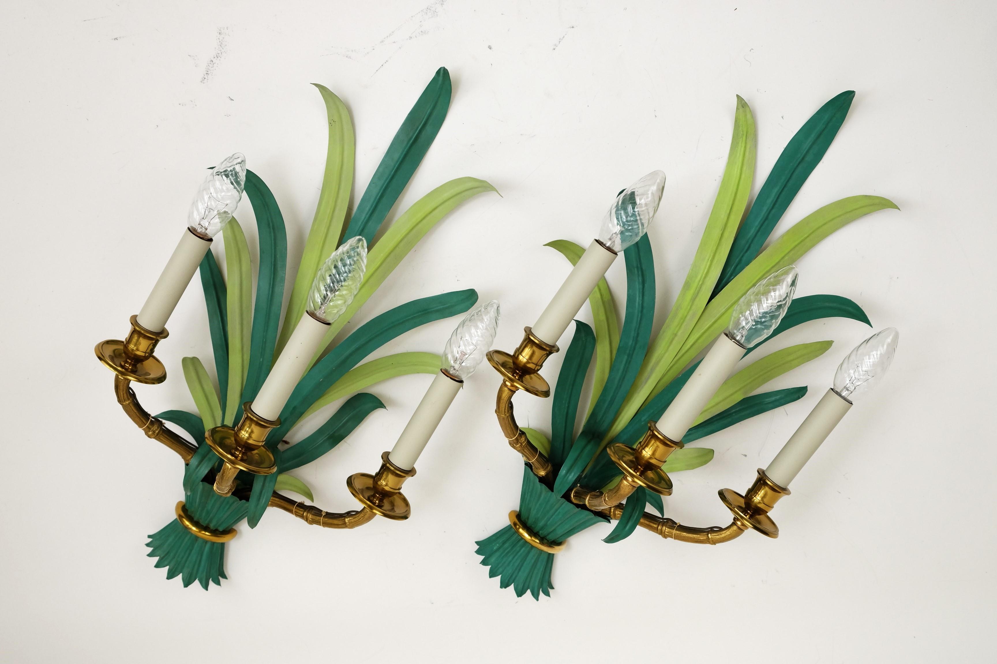 Pair of Wall Lamps / Sconces by Maison Bagues Bamboo Palm Leaves, France 1950s In Good Condition For Sale In München, BY