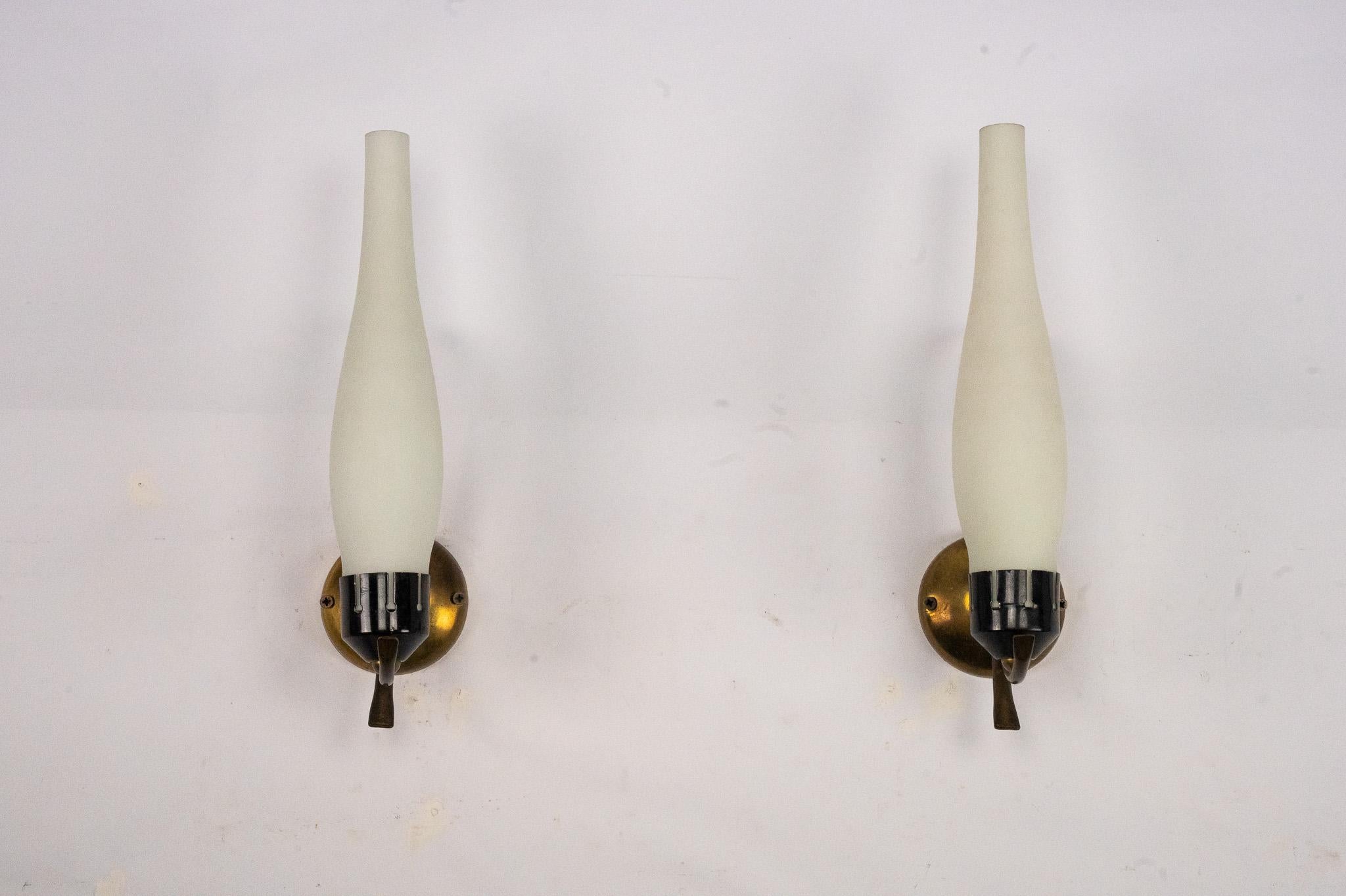 Pair of Mid-Century sconces in Arredoluce manner. Italy 1950s For Sale 5