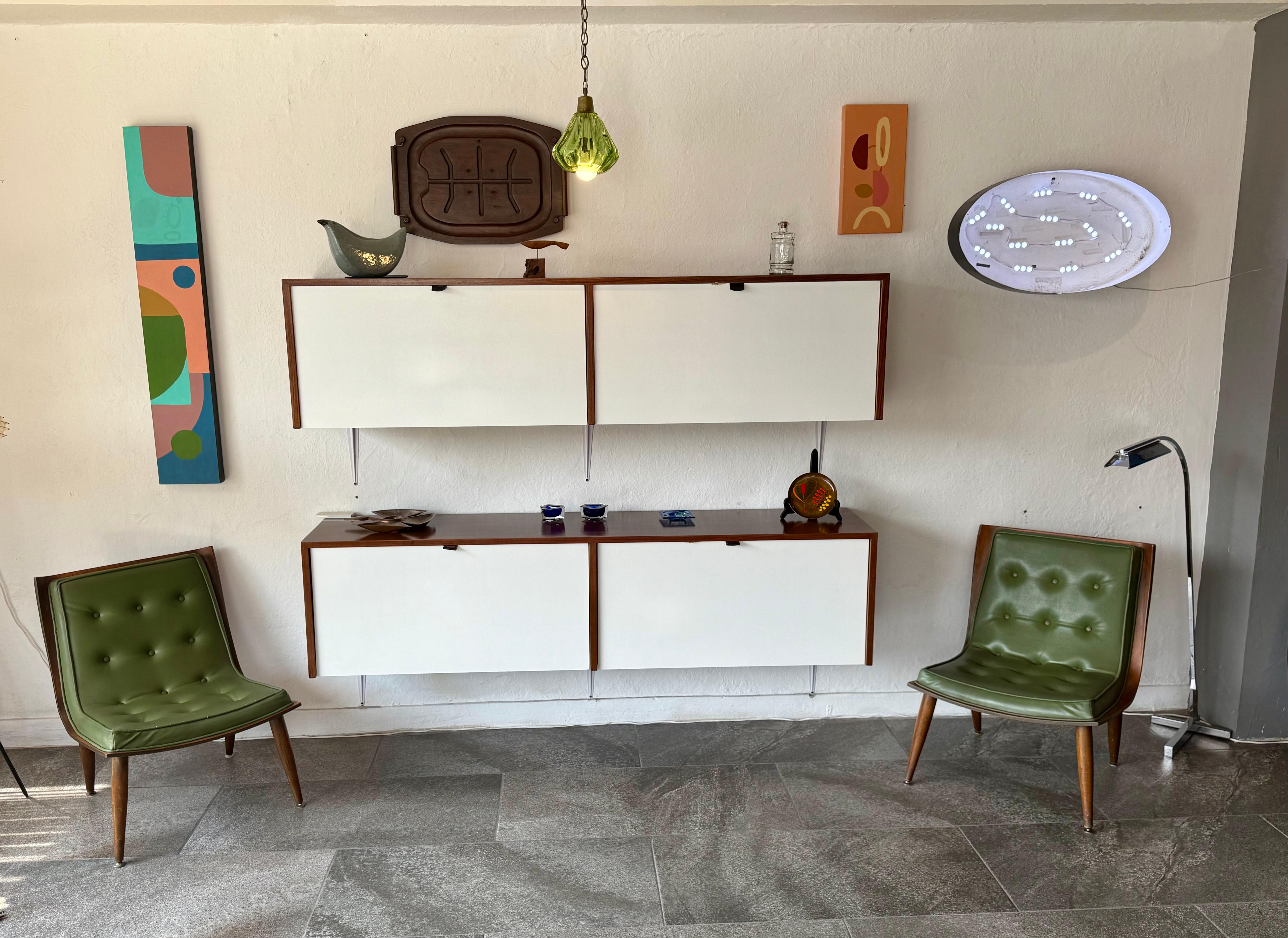 Pair of Mid Century Scoop Lounge Chairs by Carter Brothers Inc. en vente 2