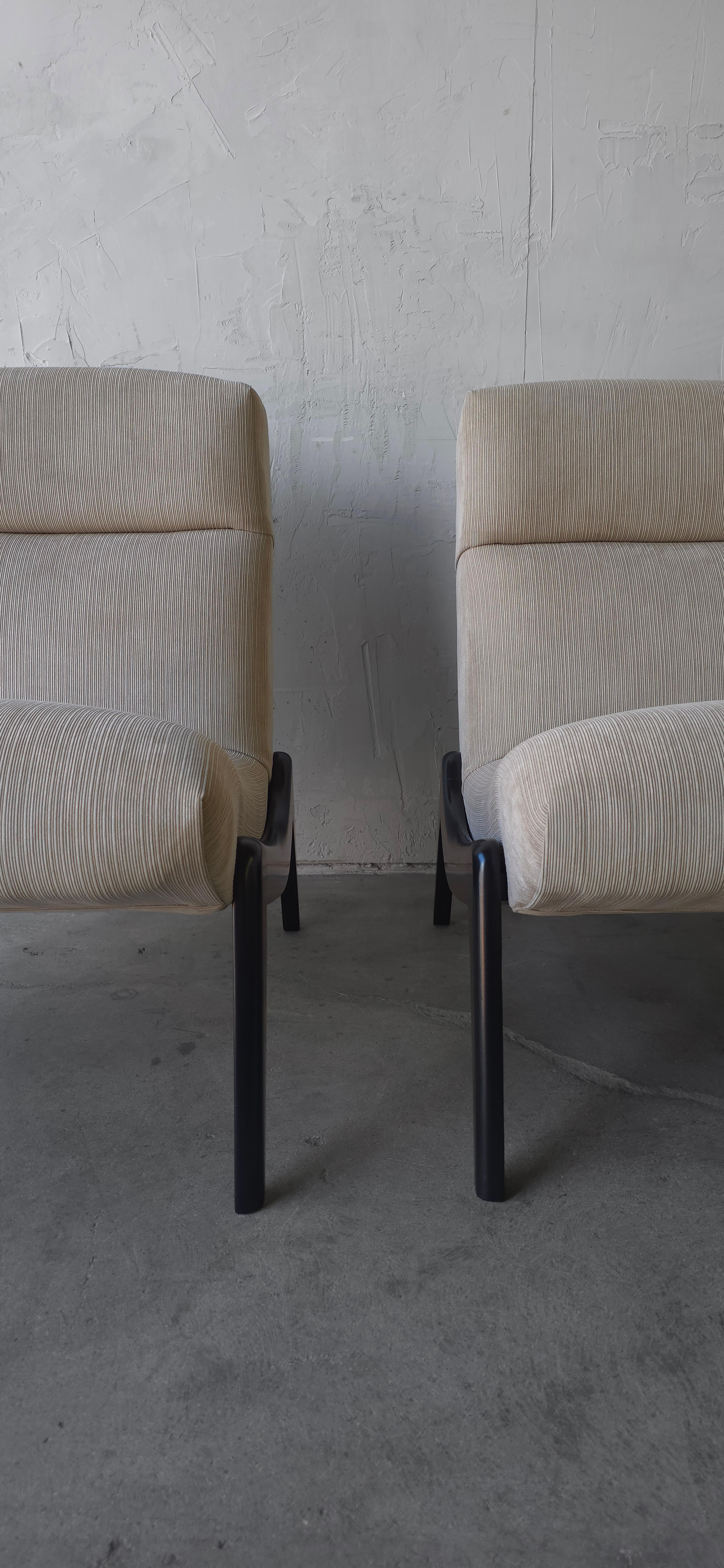 Pareja de sillones Scoop Lounge de mediados de siglo en venta 7