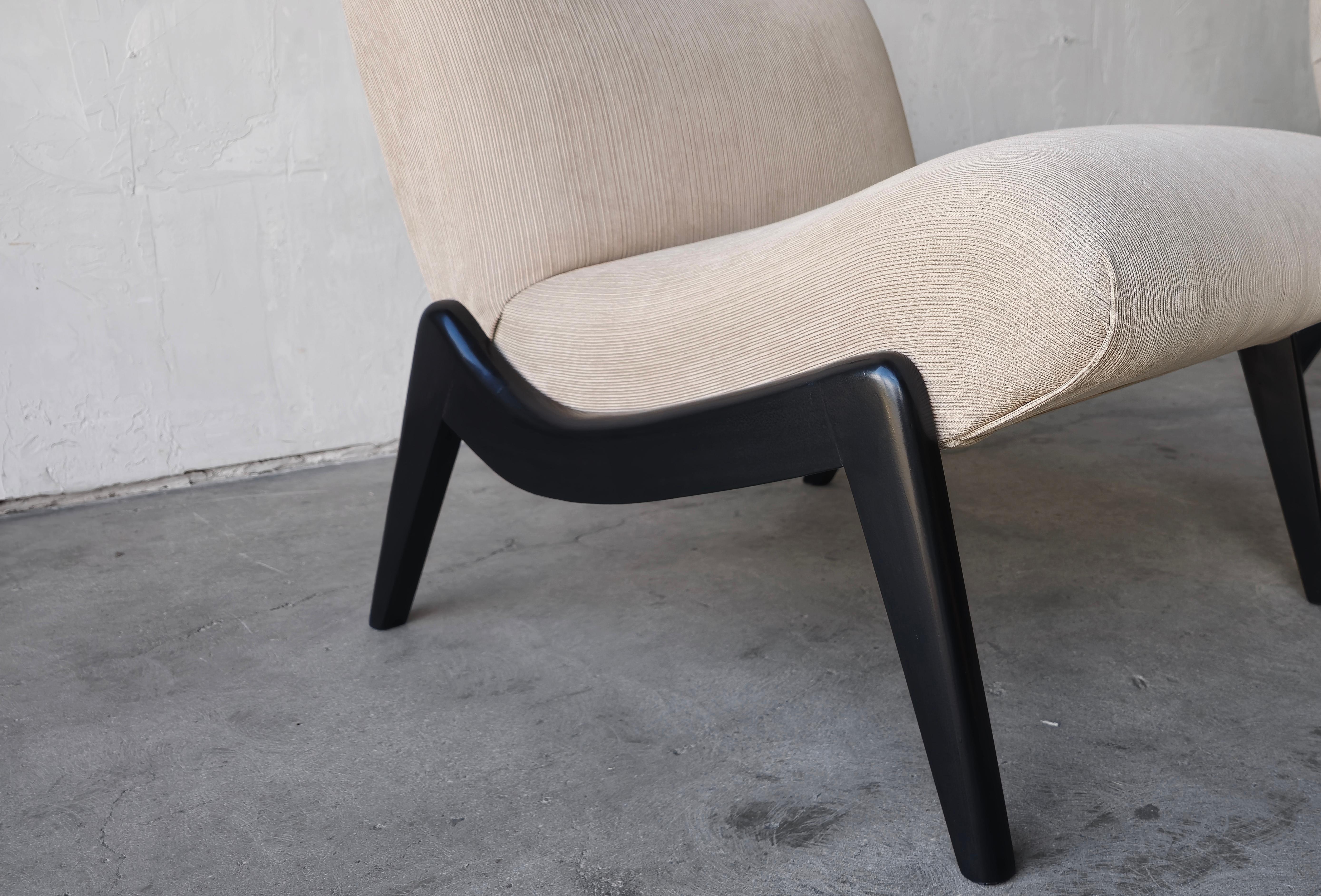 Pareja de sillones Scoop Lounge de mediados de siglo en venta 1