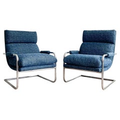 Paire de chaises longues Mid Century Scoop avec bases chromées - Nouveau tissu d'ameublement