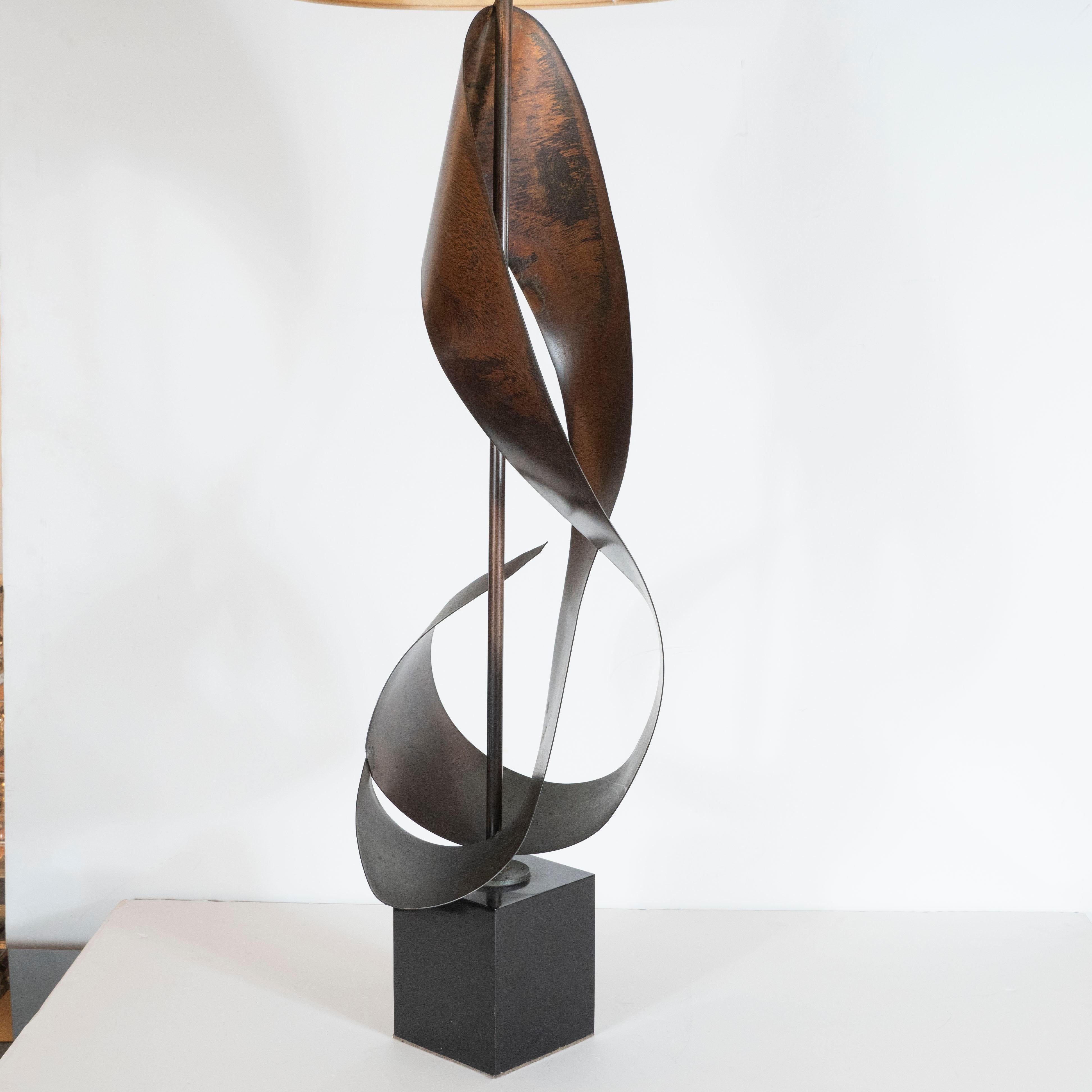 Pair of Mid-Century Sculptural Brutalist Patinated Steel Ribbon Table Lamps For Sale 4