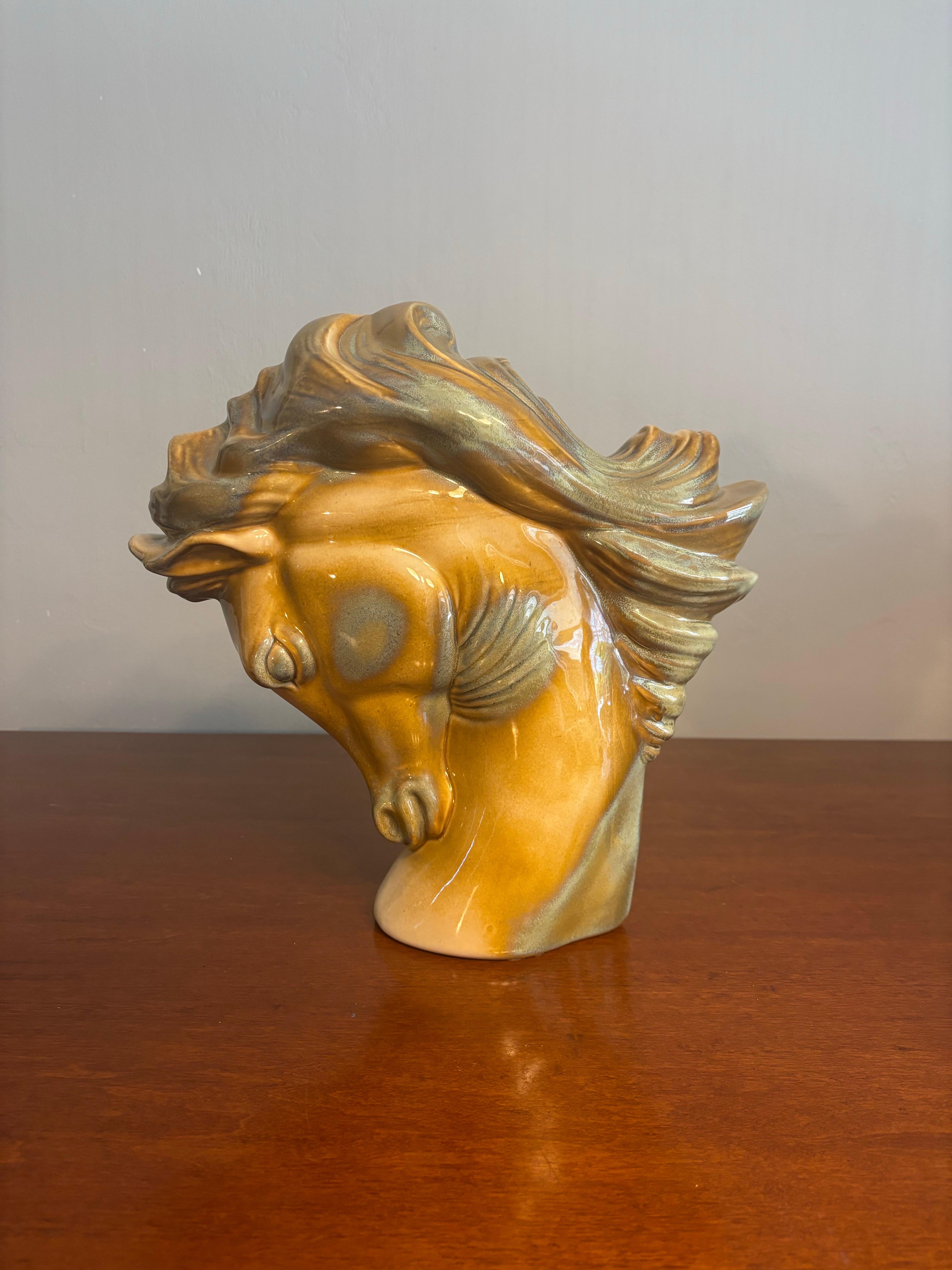 Coppia di teste di cavallo scultoree in ceramica della metà del secolo scorso in vendita 2