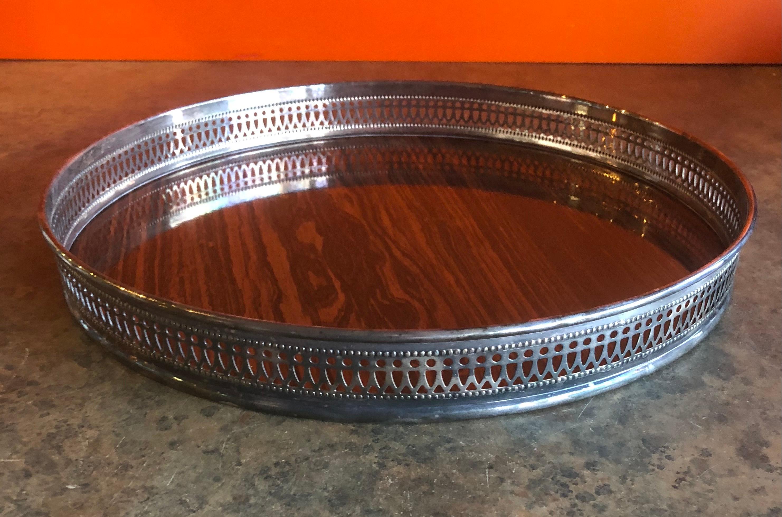 Pair of Midcentury Serving Trays by Sheffield Silver Co. In Good Condition In San Diego, CA