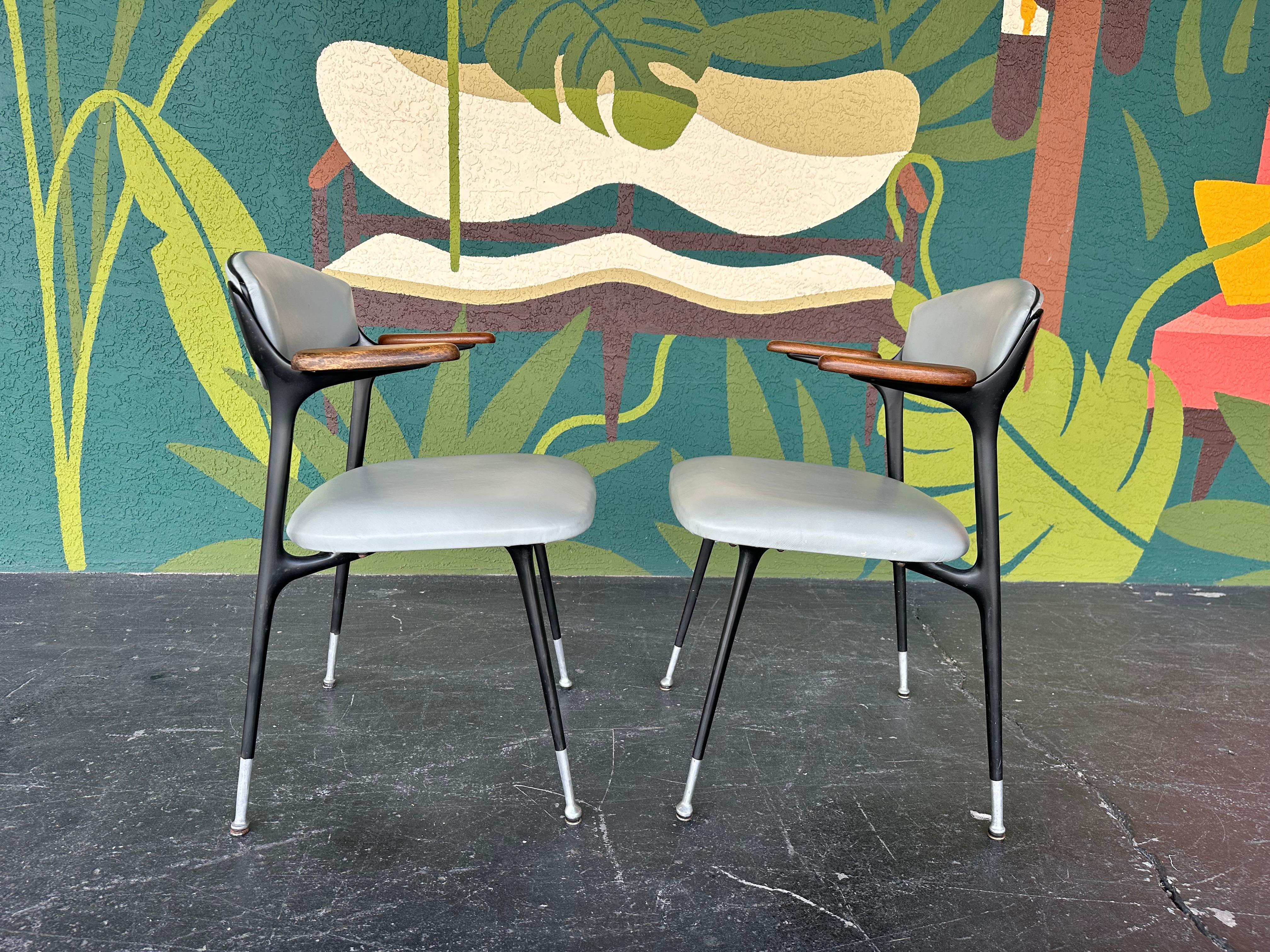 Pareja de sillones Shelby Williams Attrb Gazelle de mediados de siglo en Bueno estado para la venta en Lutz, FL