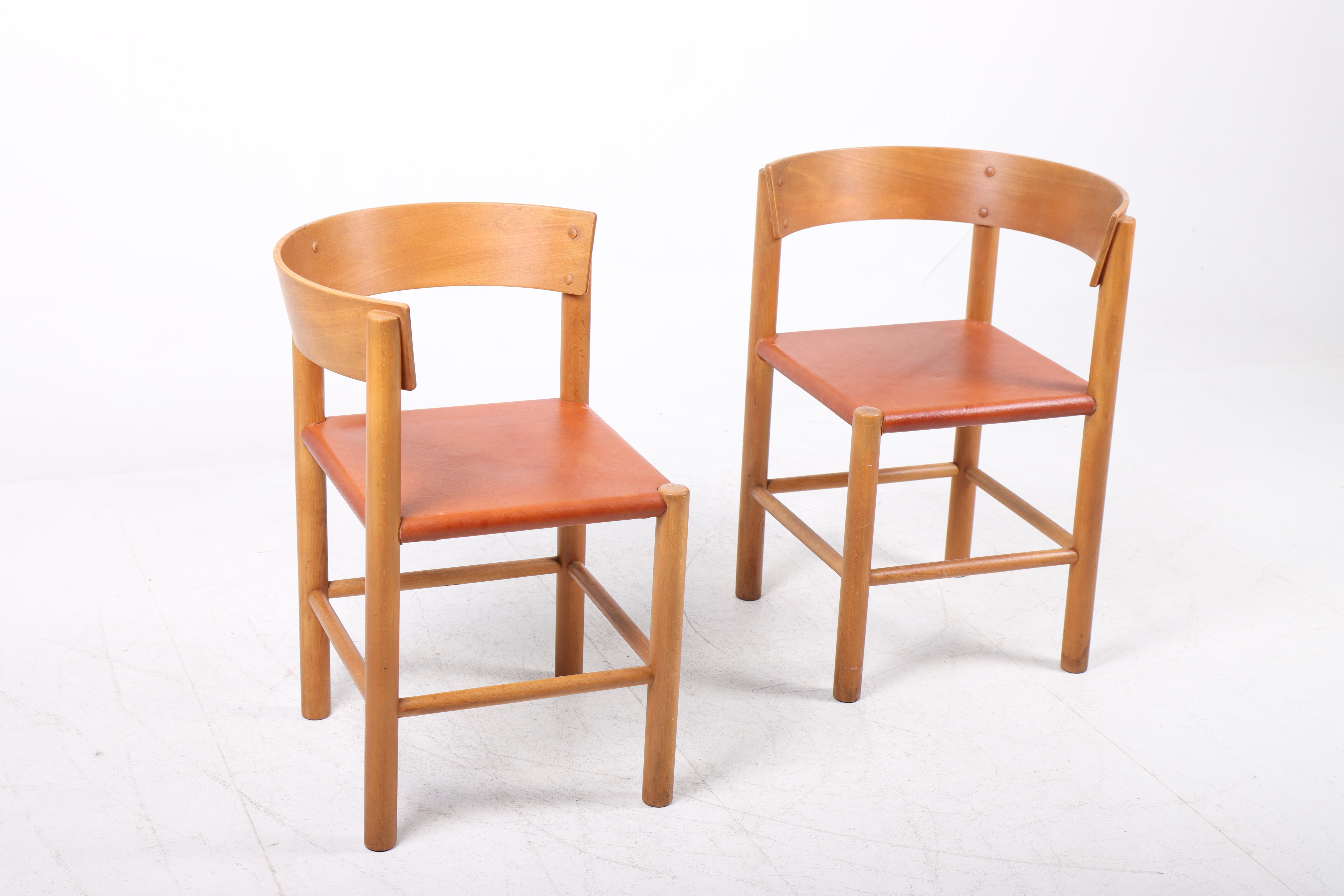 Scandinavian Modern Pair of Mid-Century Side Chairs in Patinated Leather by Mogens Lassen, 1960s
