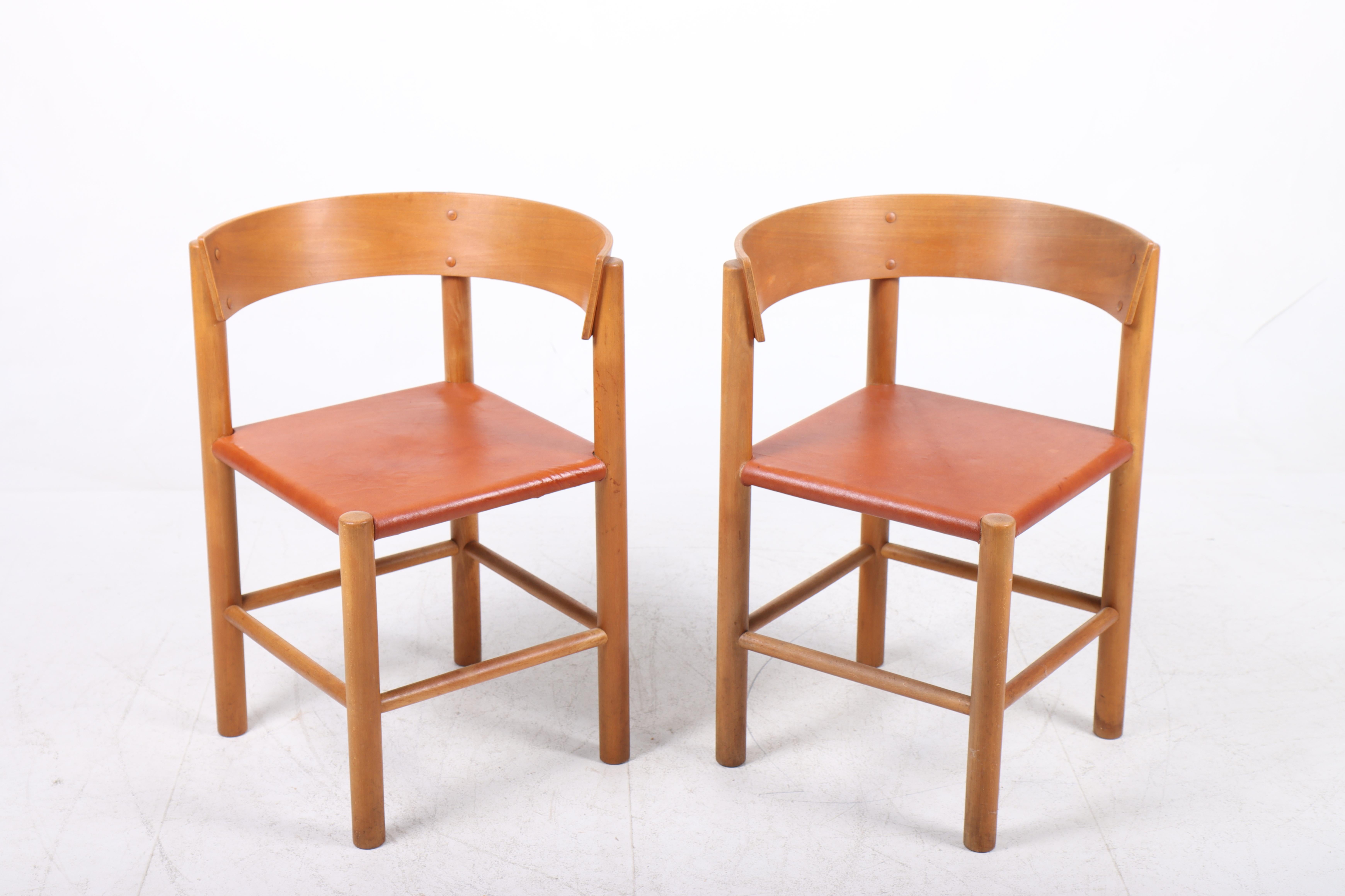 Scandinavian Pair of Mid-Century Side Chairs in Patinated Leather by Mogens Lassen, 1960s