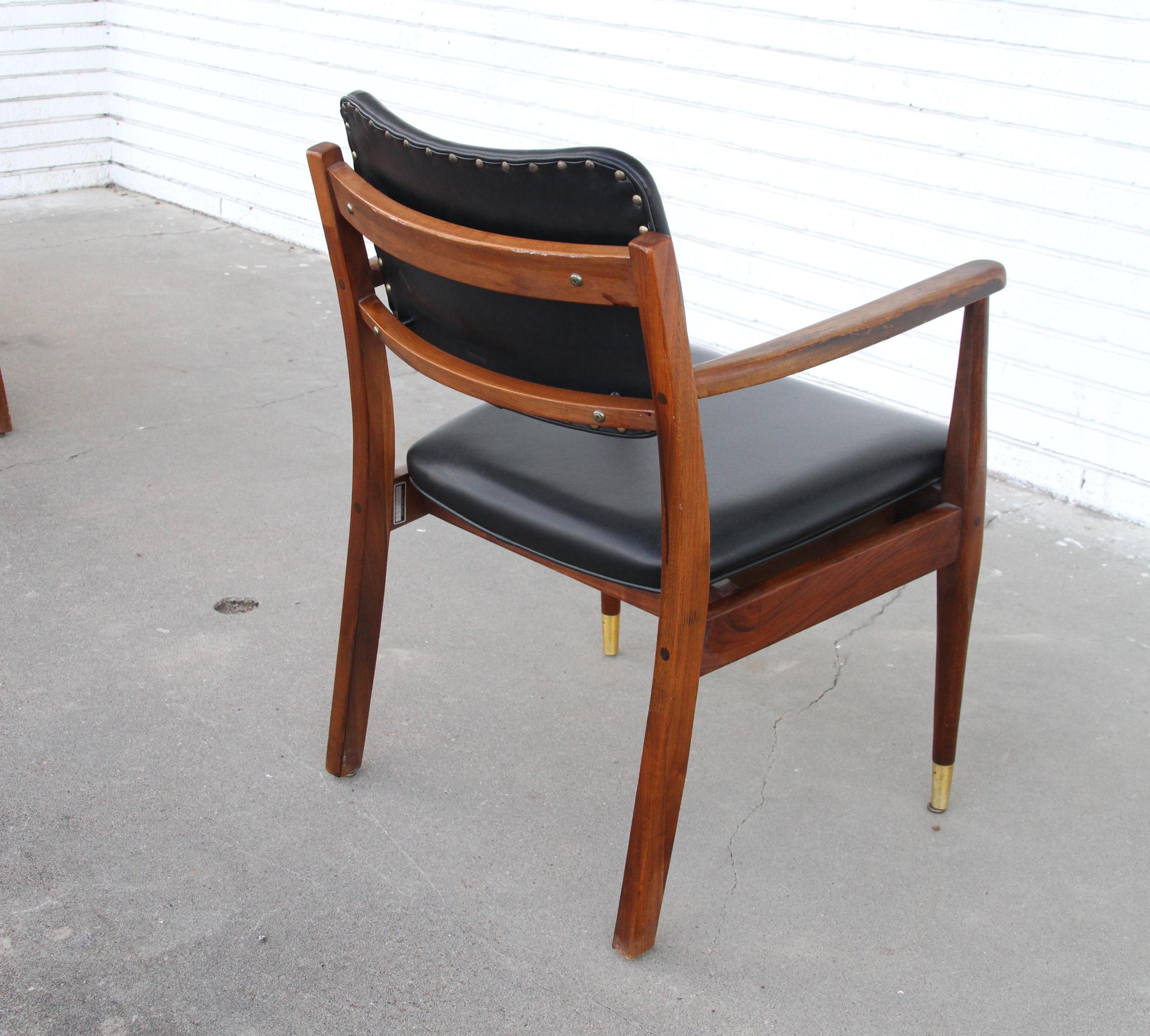 Paar Mid Century-Gästestühle von Gregson (20. Jahrhundert)