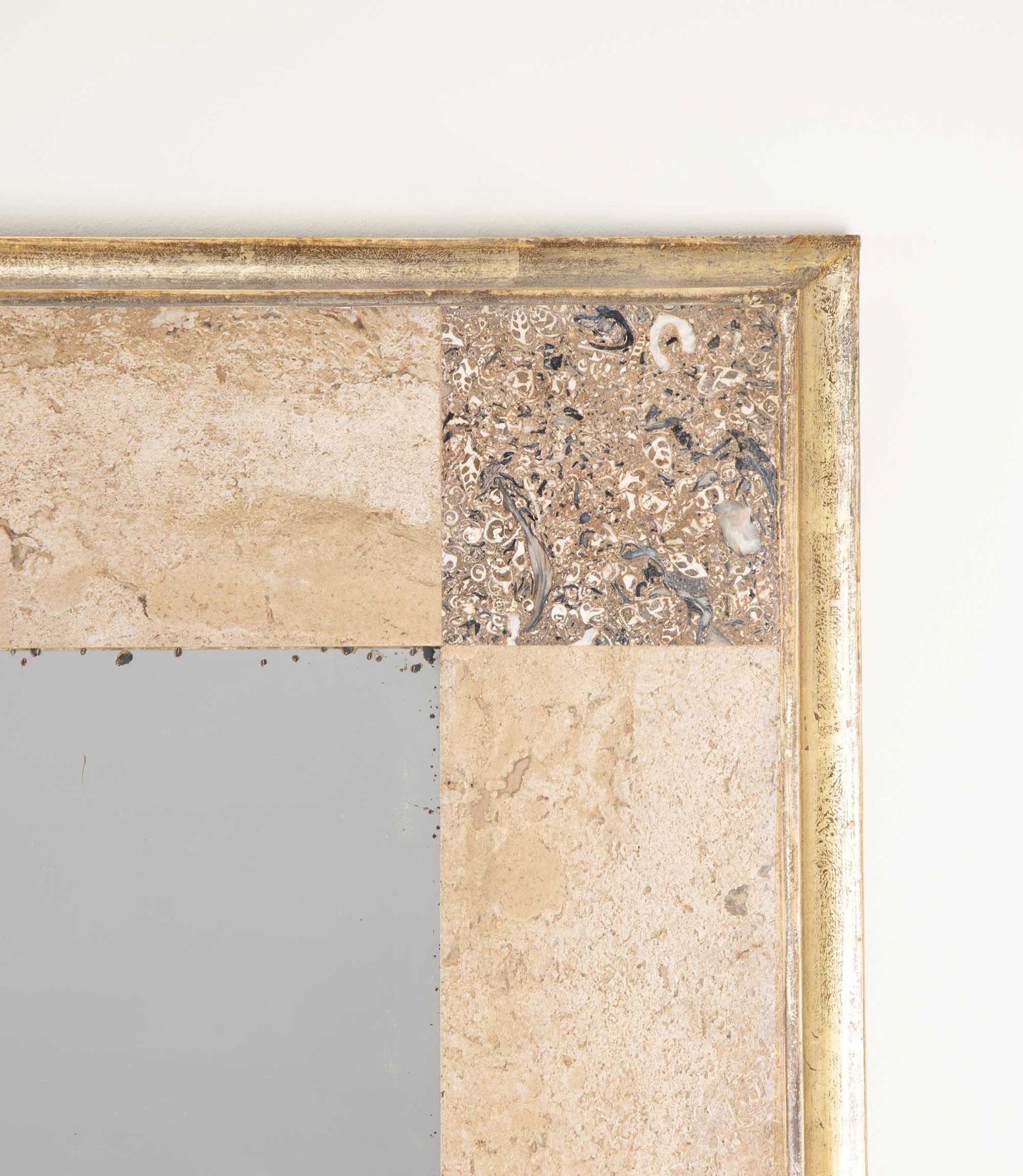 Pair of Mid-Century Siena and Fossil Marble Giltwood Mirrors (20. Jahrhundert) im Angebot