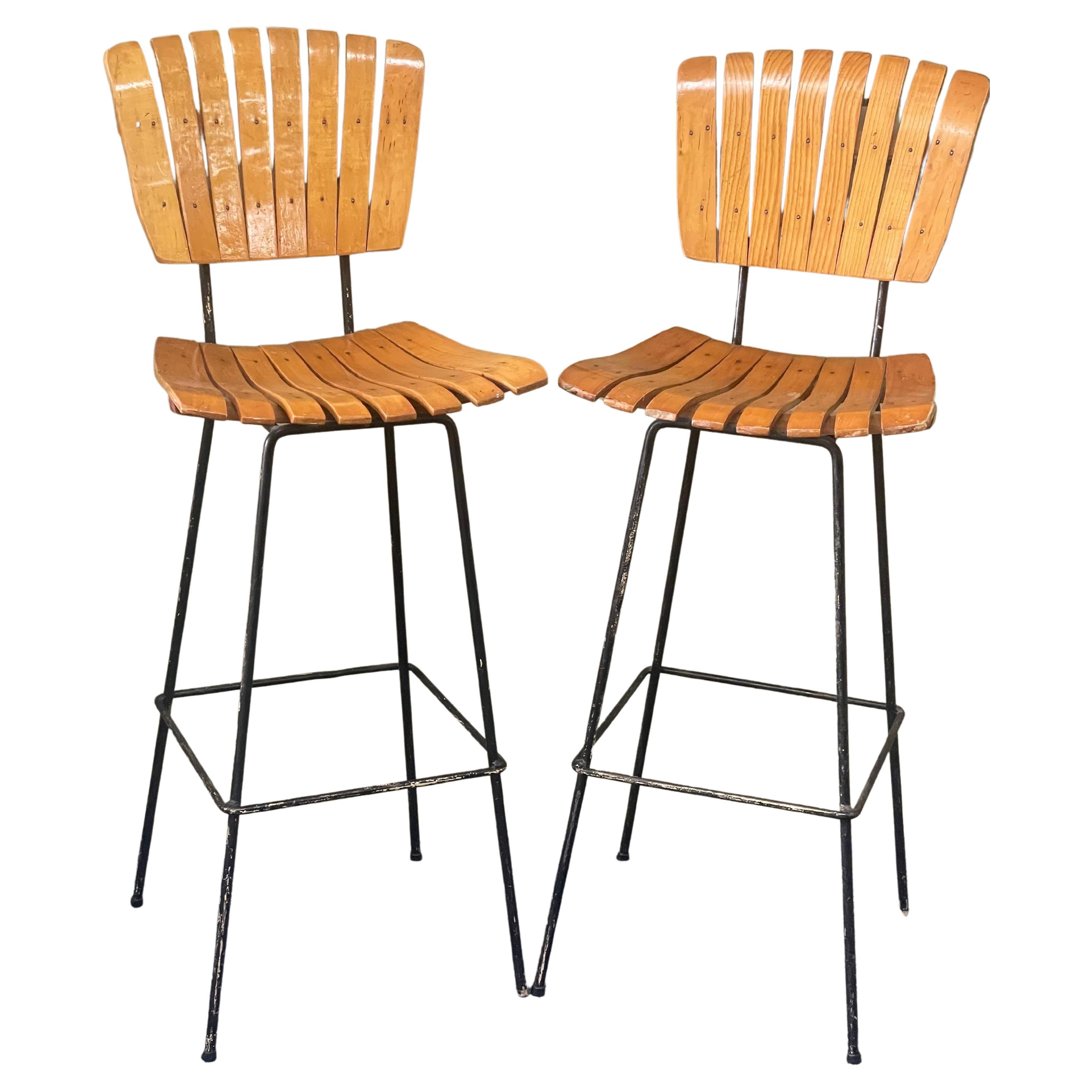 Pair of Mid-Century Slat Bar Stools in the Style of Arthur Umanoff For Sale