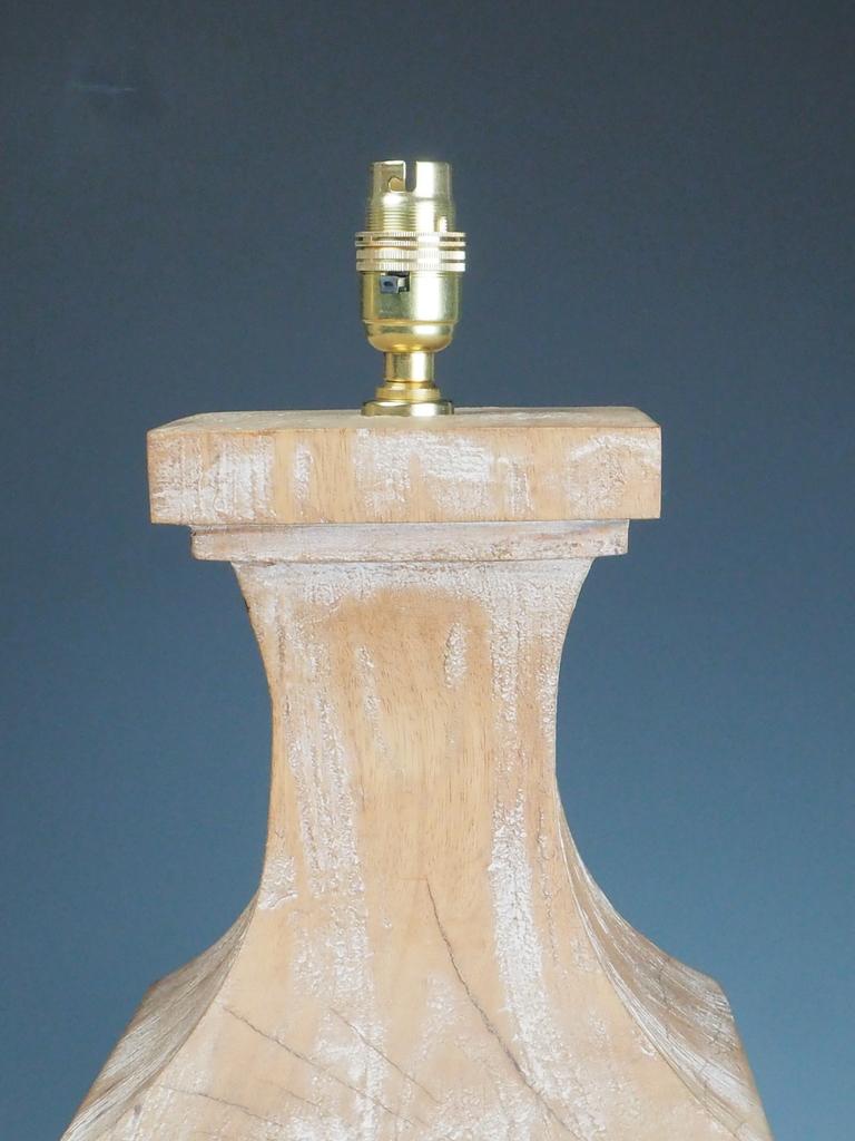XXIe siècle et contemporain Paire de lampes de table en bois de manguier massif du milieu du siècle, Lime Wood en vente