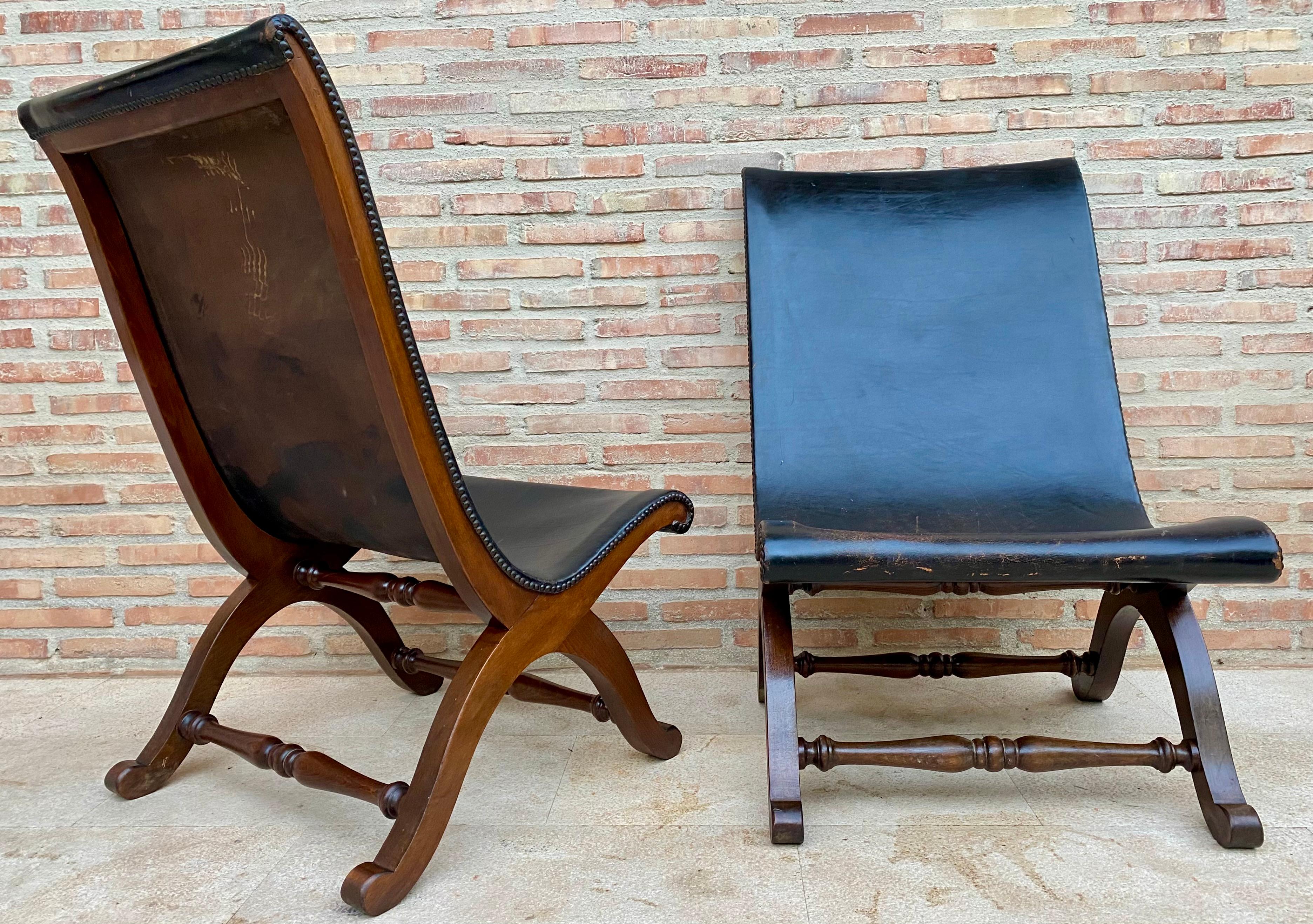 Pair of Mid Century Spanish Black Leather Armchairs Slipper Chair by Valenti In Good Condition In Miami, FL