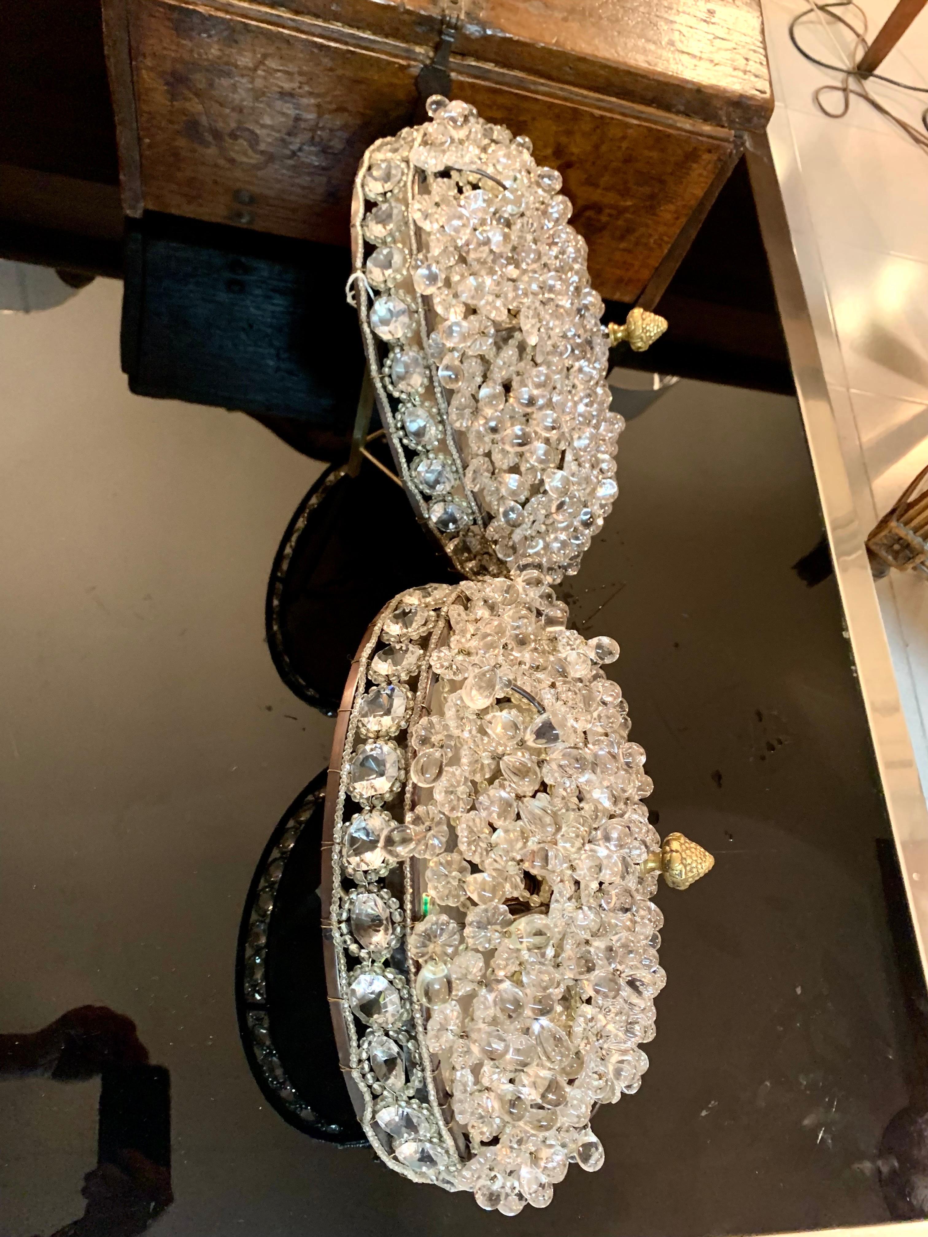 Coppia di pendenti da soffitto in vetro cristallino e ottone della Spagna di metà secolo In condizioni buone in vendita a Madrid, ES