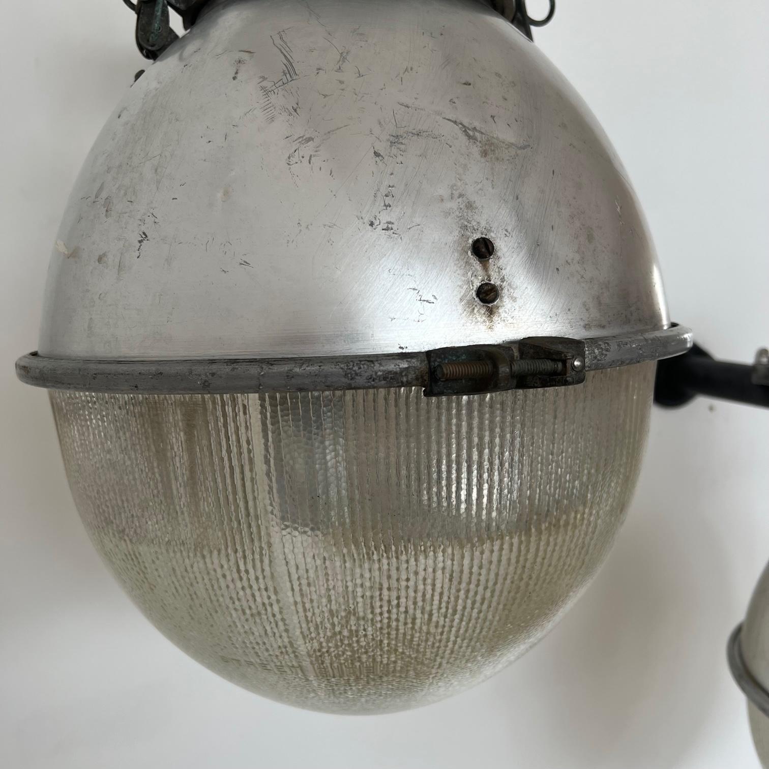 Pair of Mid-Century Spanish Industrial Wall Lights For Sale 3