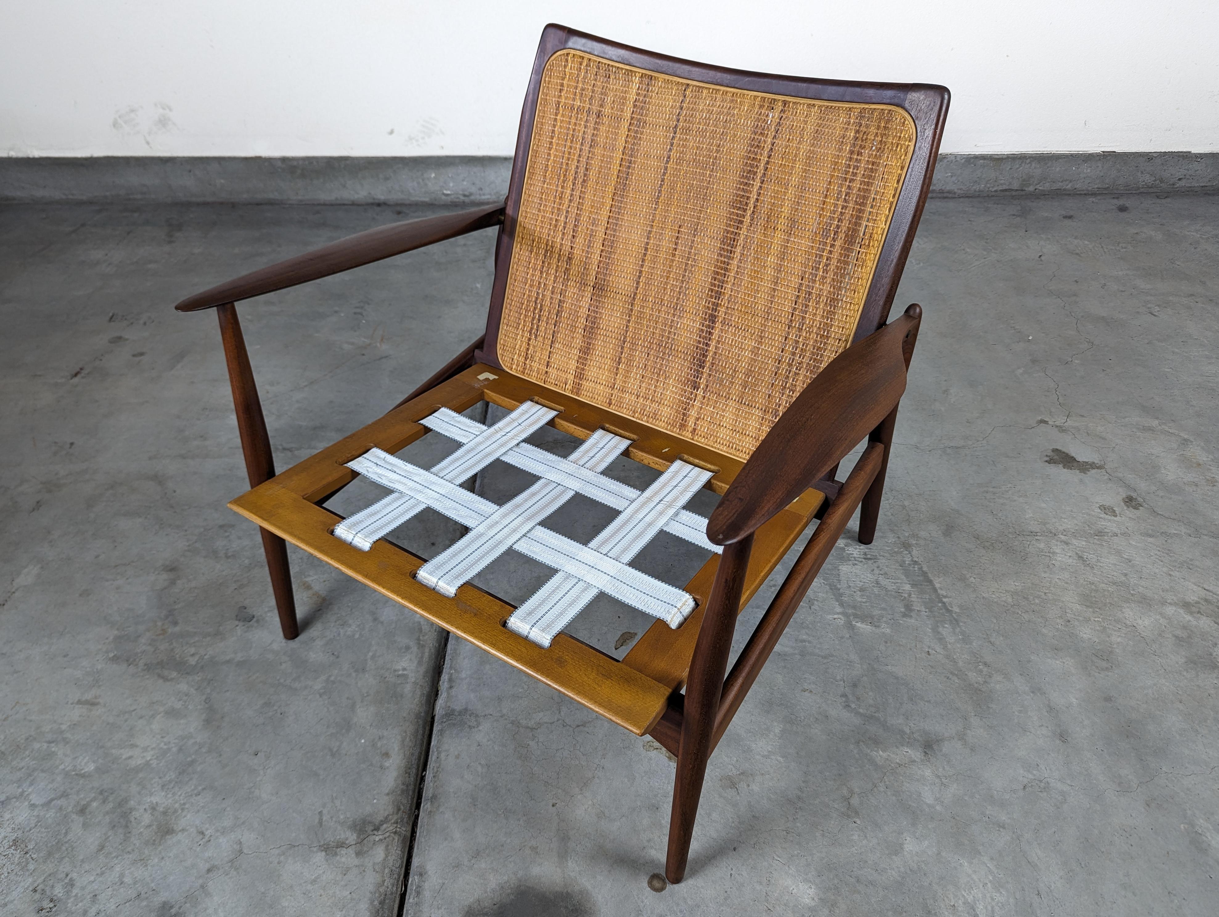 Pair of Mid Century Spear Teak Lounge Chairs by Ib Kofod-Larsen for Selig, c1960 For Sale 4