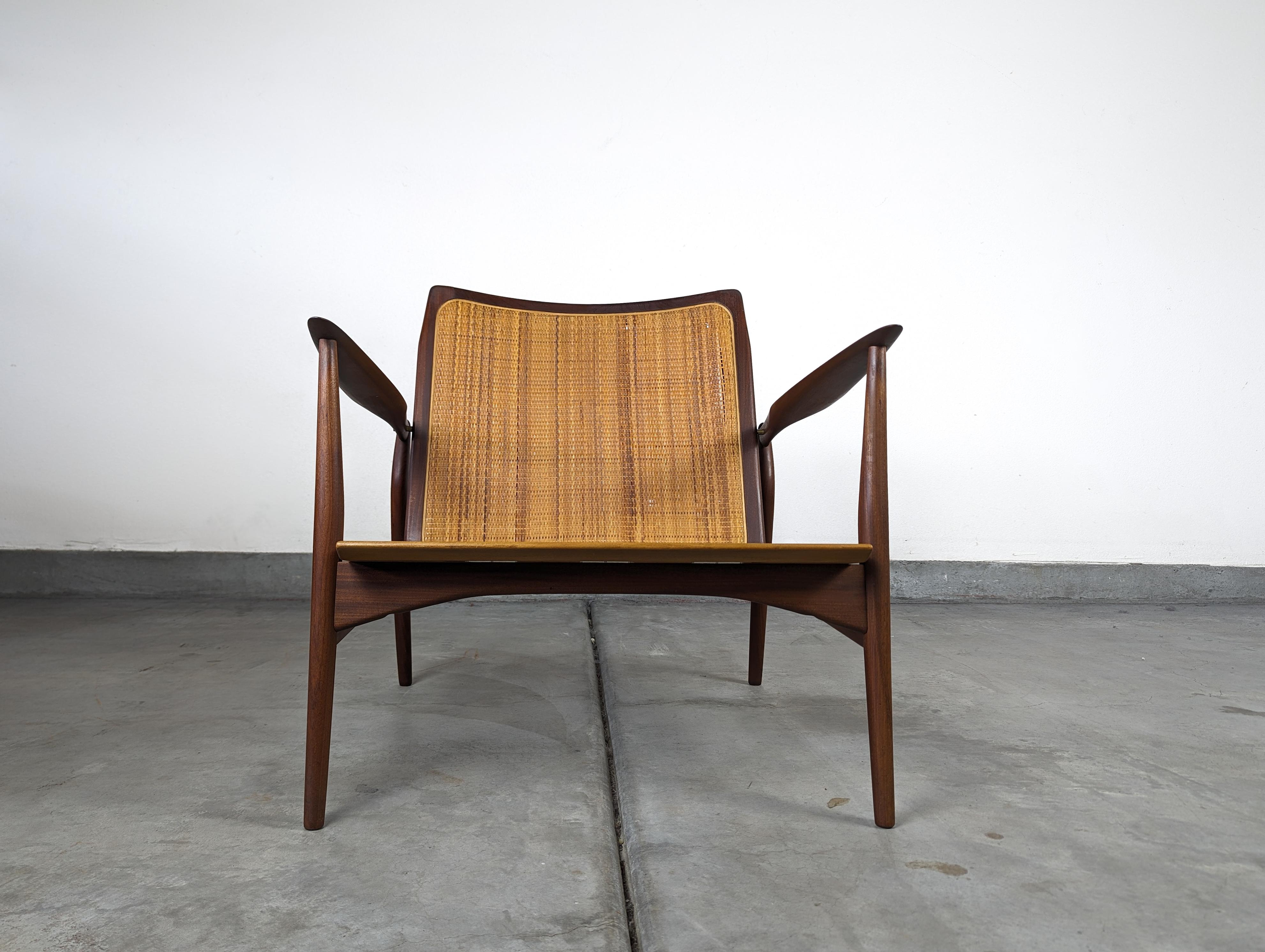 Pair of Mid Century Spear Teak Lounge Chairs by Ib Kofod-Larsen for Selig, c1960 For Sale 5