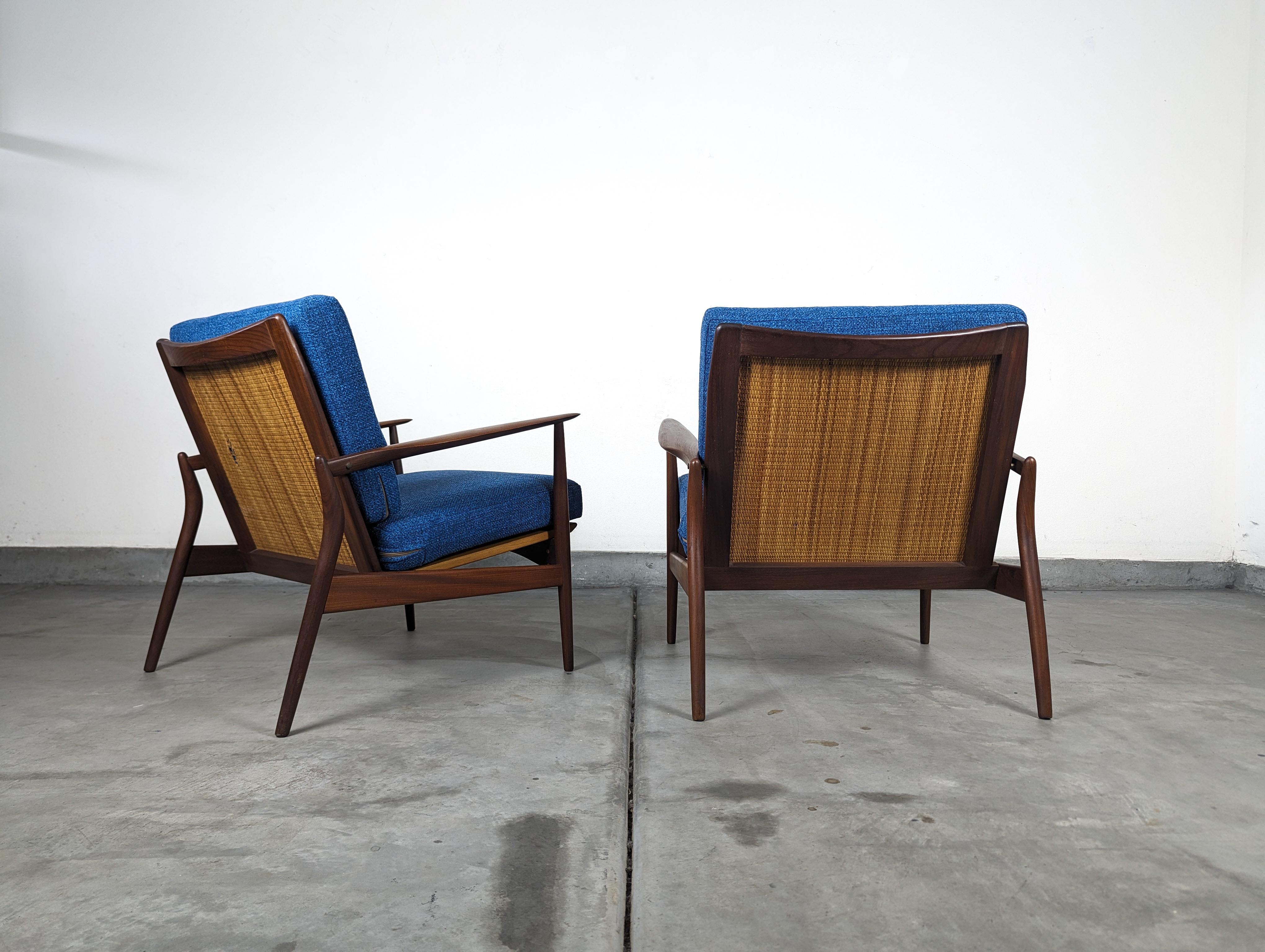 Mid-20th Century Pair of Mid Century Spear Teak Lounge Chairs by Ib Kofod-Larsen for Selig, c1960 For Sale