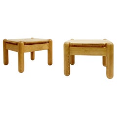 Ein Paar quadratische Couchtische aus Kiefernholz im Stil von Ilmari Tapiovaara aus der Mitte des Jahrhunderts
