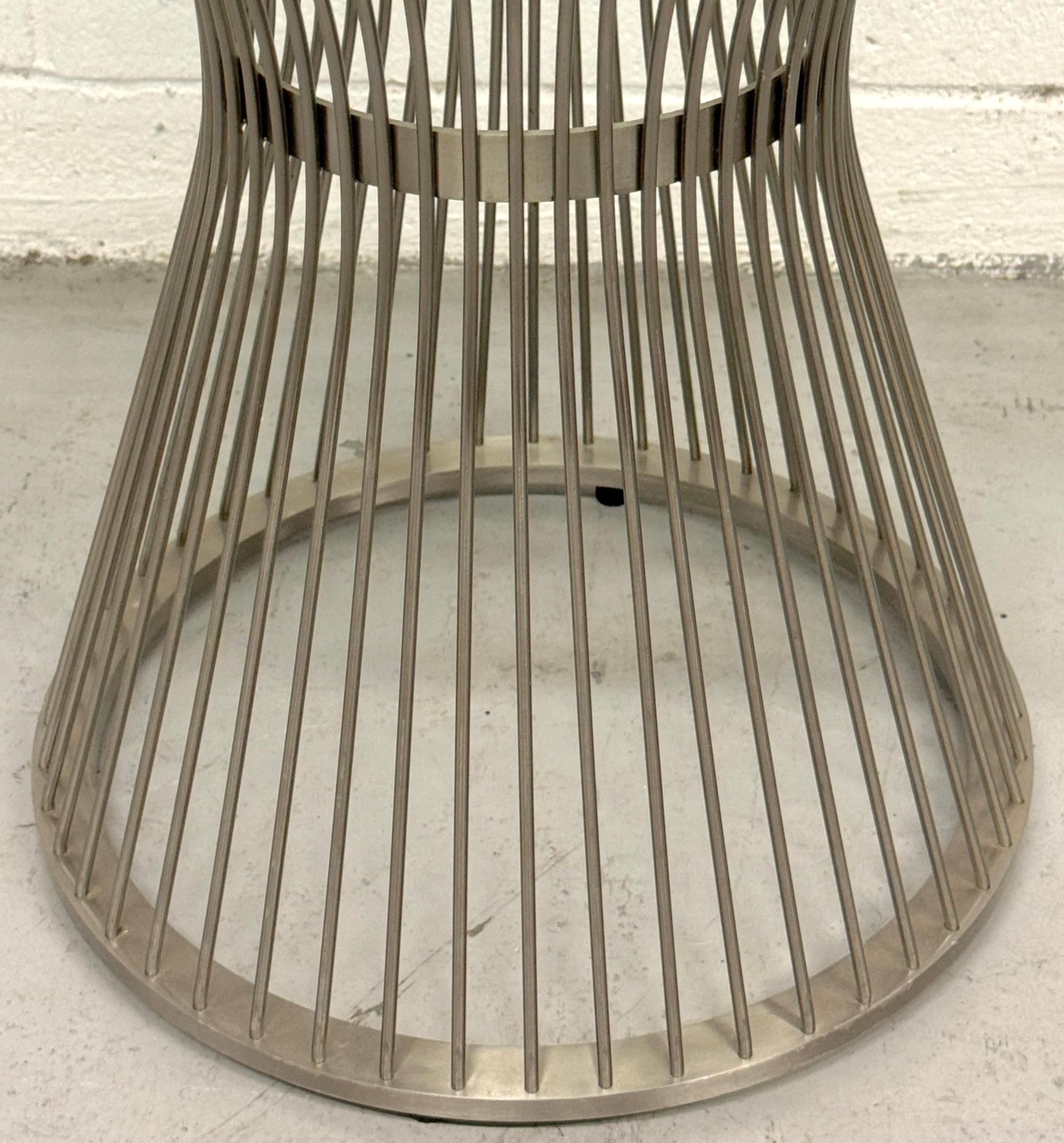 Paar Beistelltische aus Edelstahl aus der Mitte des Jahrhunderts, Stil von Platner im Zustand „Gut“ im Angebot in West Palm Beach, FL