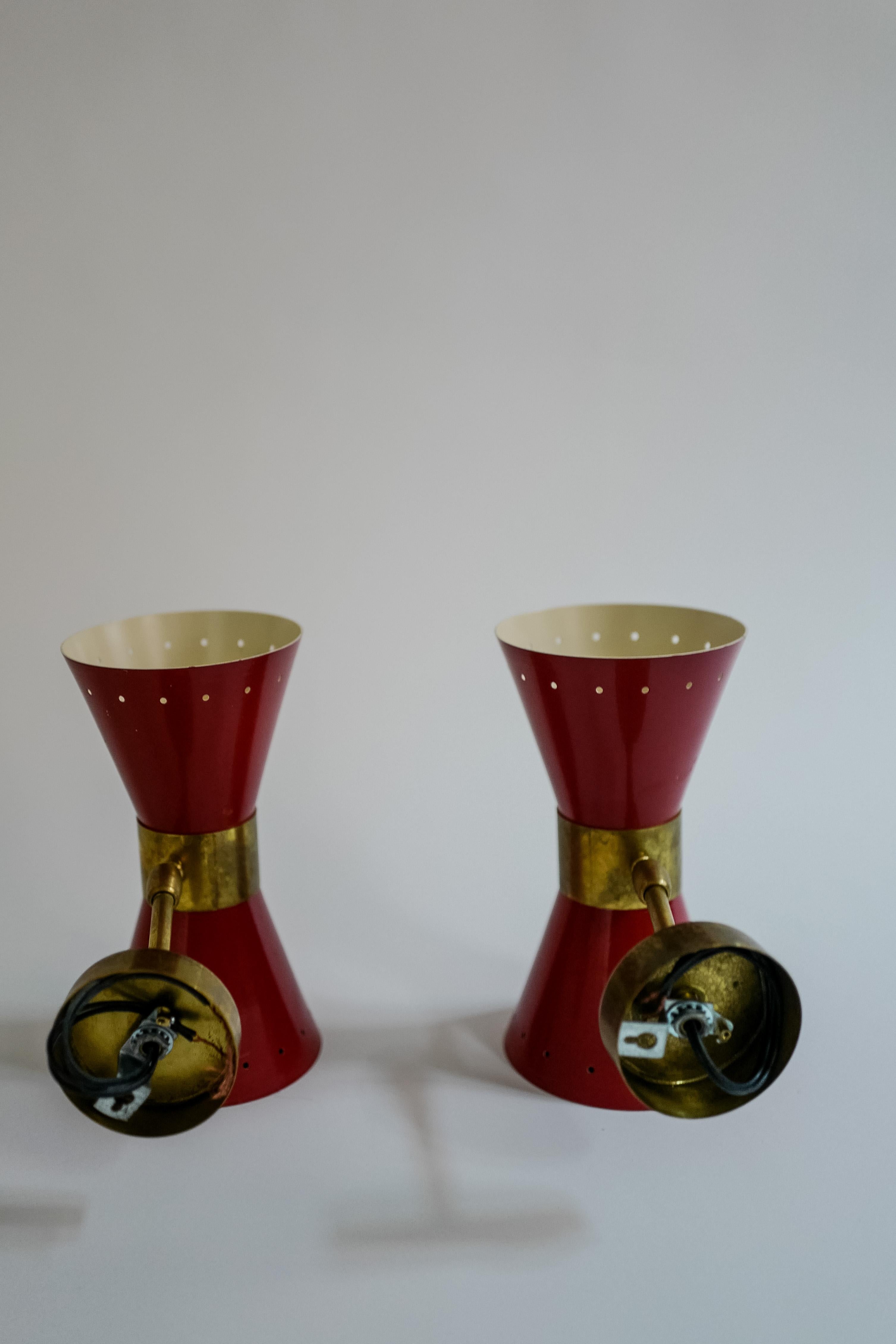 Pair of Mid Century Stilnovo Model Diabolo Red Brass Wall Sconces, 1960’s In Good Condition In Milano, IT