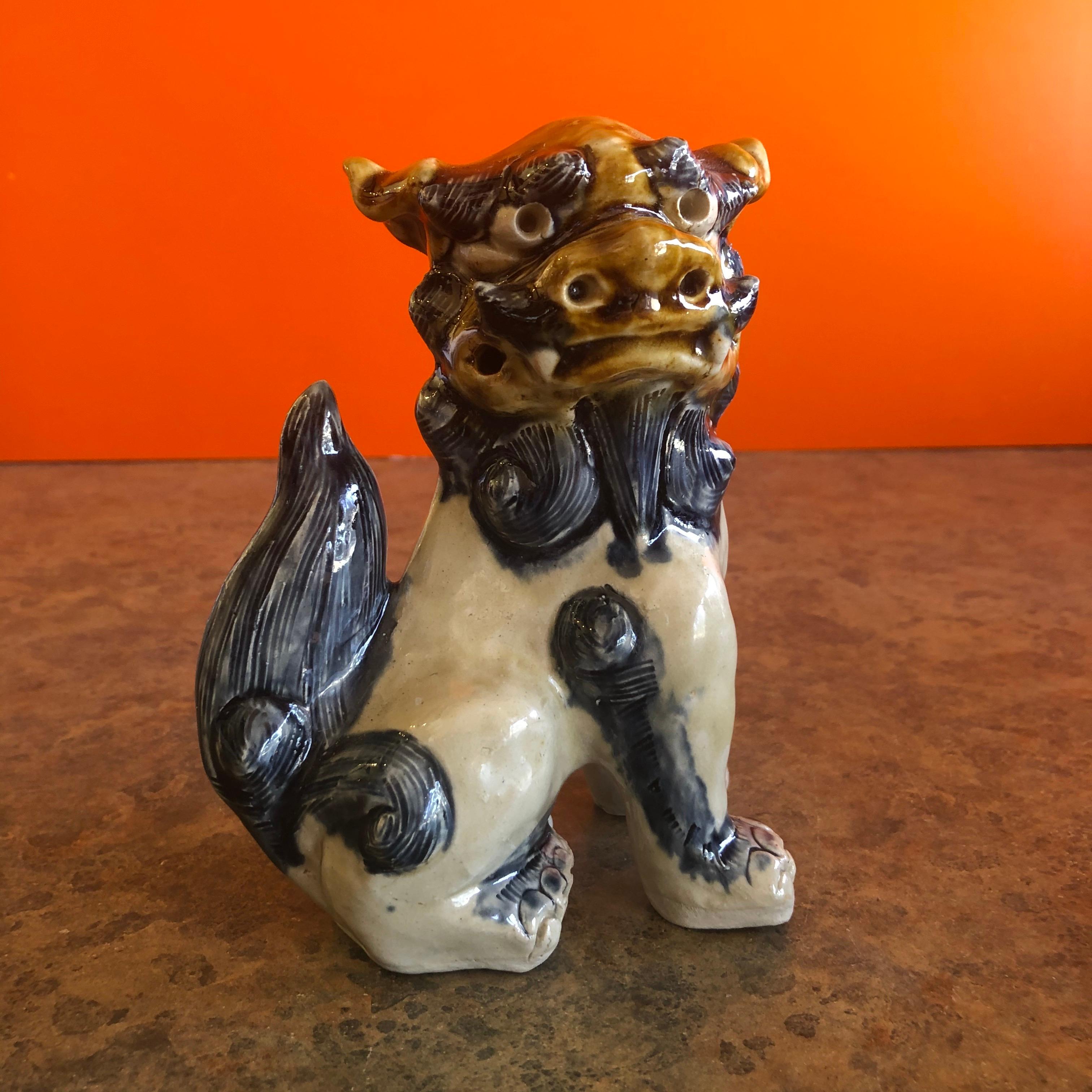 Pair of Midcentury Stoneware Foo Dogs / Bookends In Good Condition For Sale In San Diego, CA