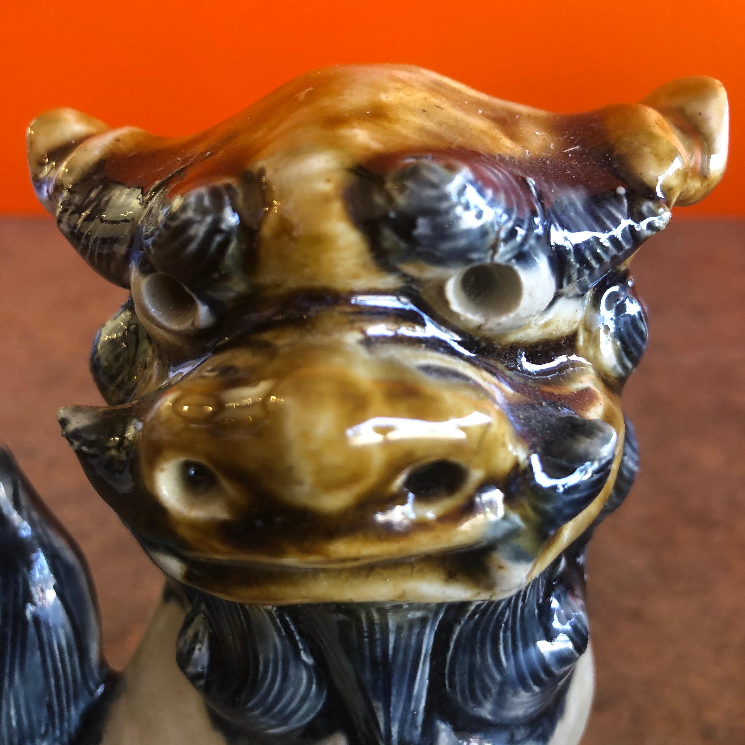 Pair of Midcentury Stoneware Foo Dogs / Bookends For Sale 1